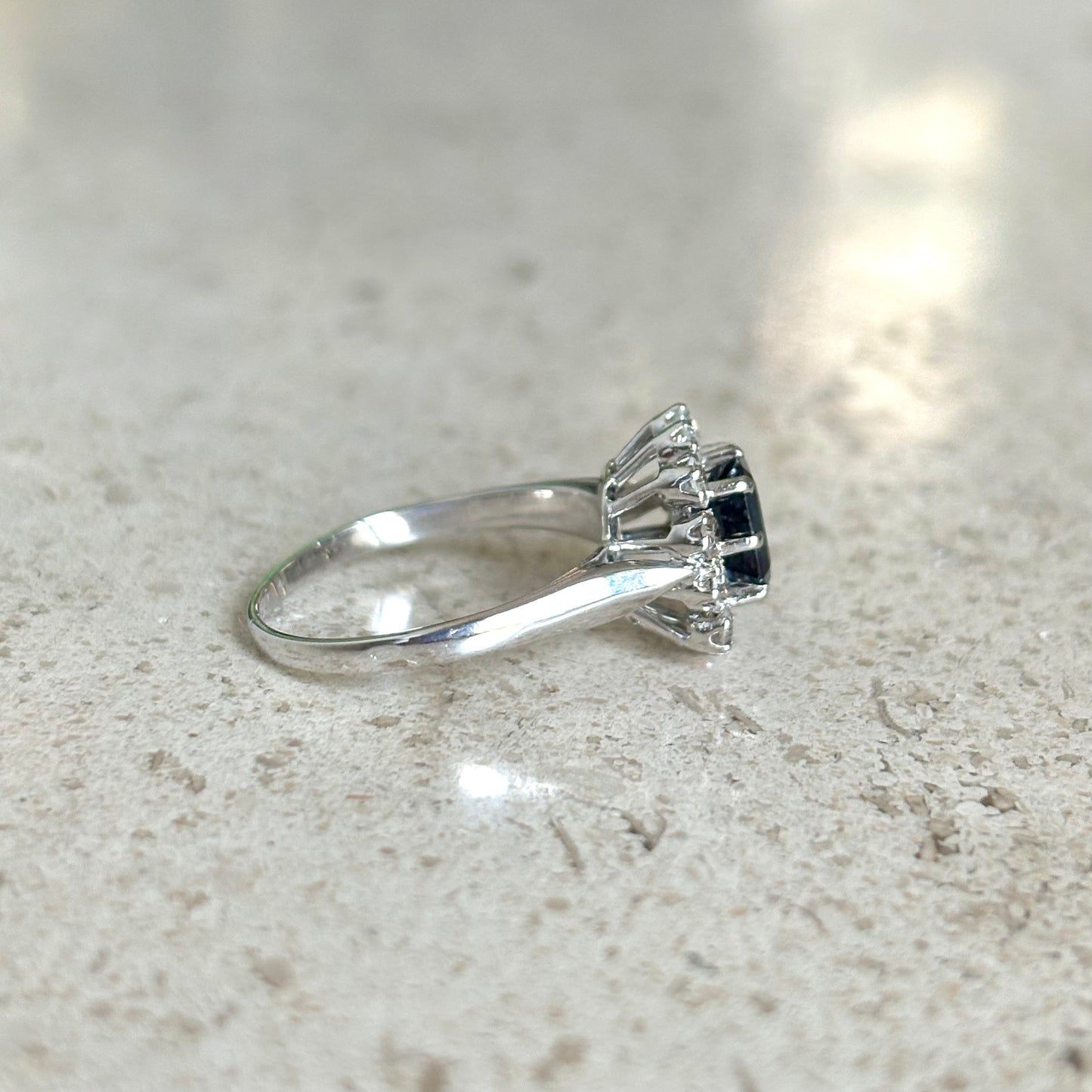 Bague Marguerite - Or Blanc 750 Saphir & Diamants