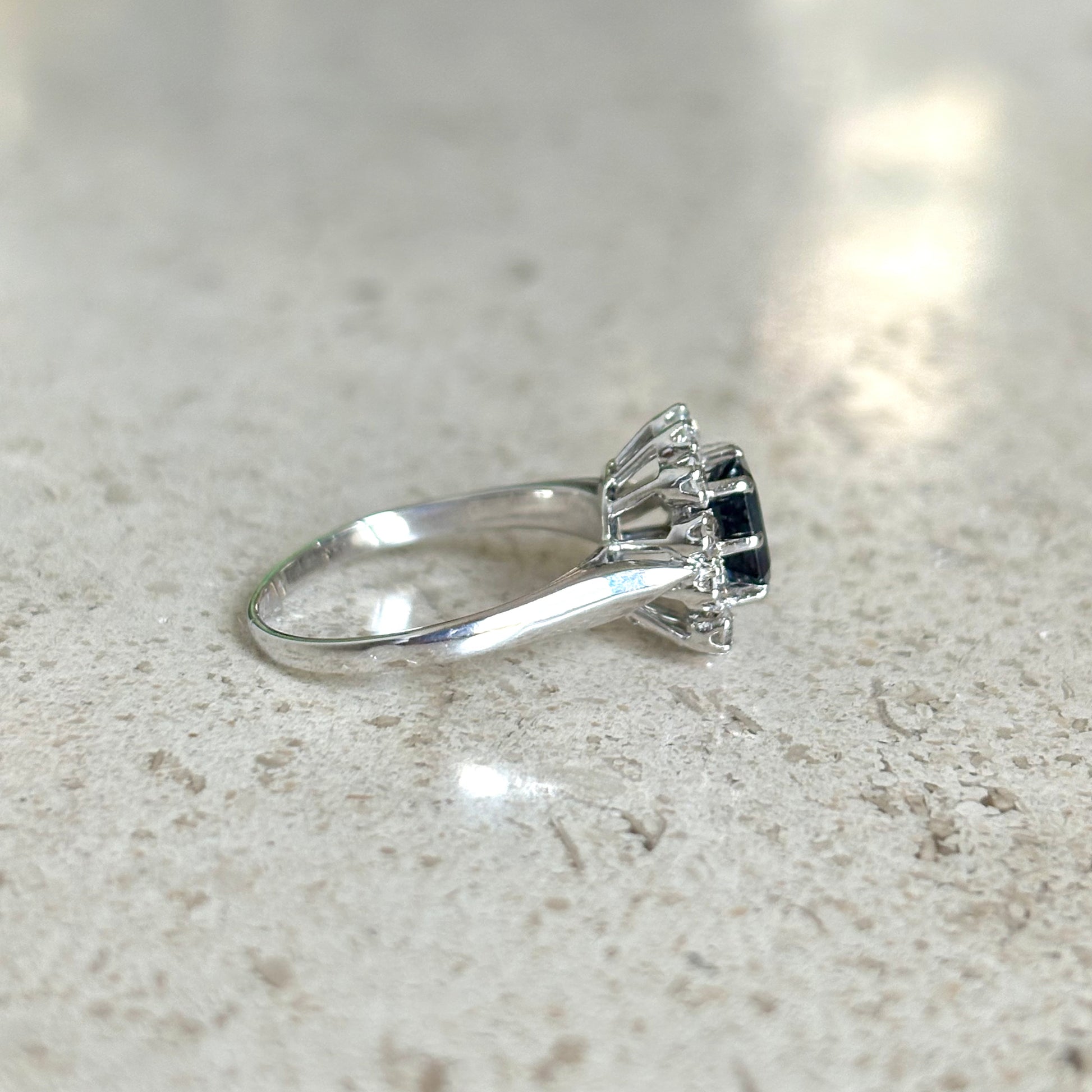 Bague Marguerite - Or Blanc 750 Saphir & Diamants