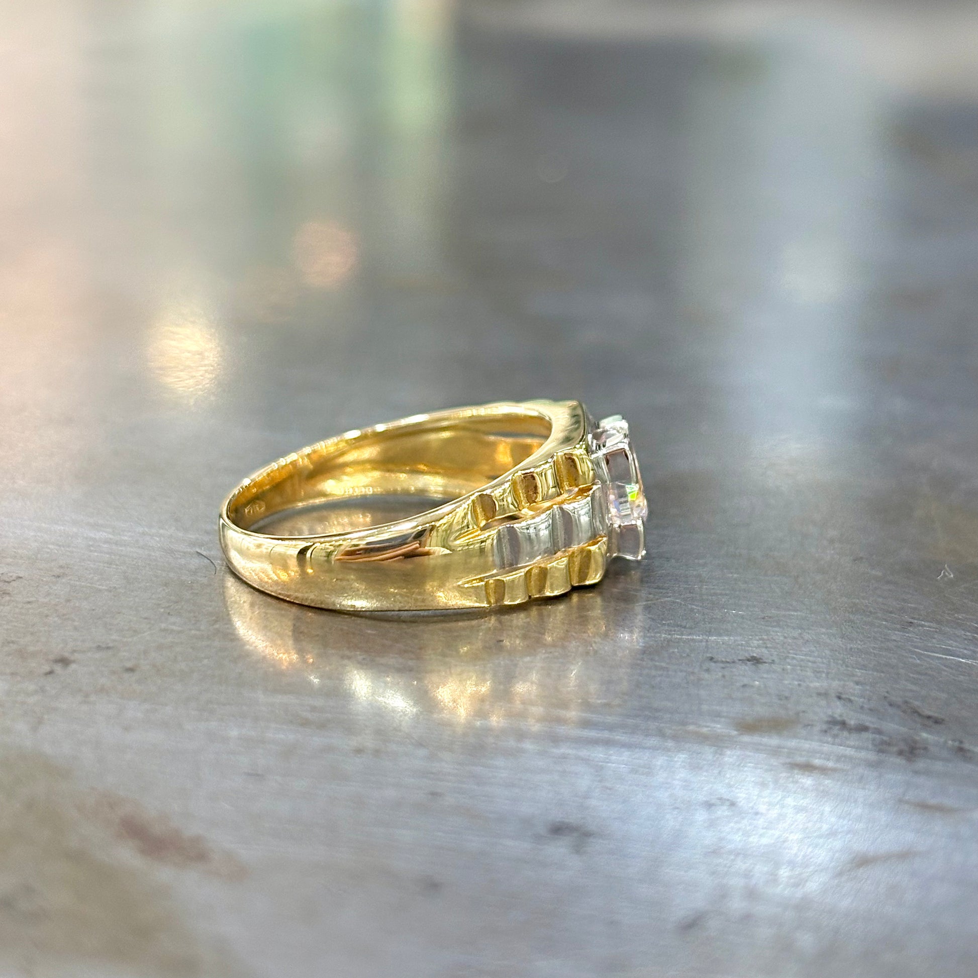 Bague Chevalière - Or Jaune/Blanc 750 & Zircon