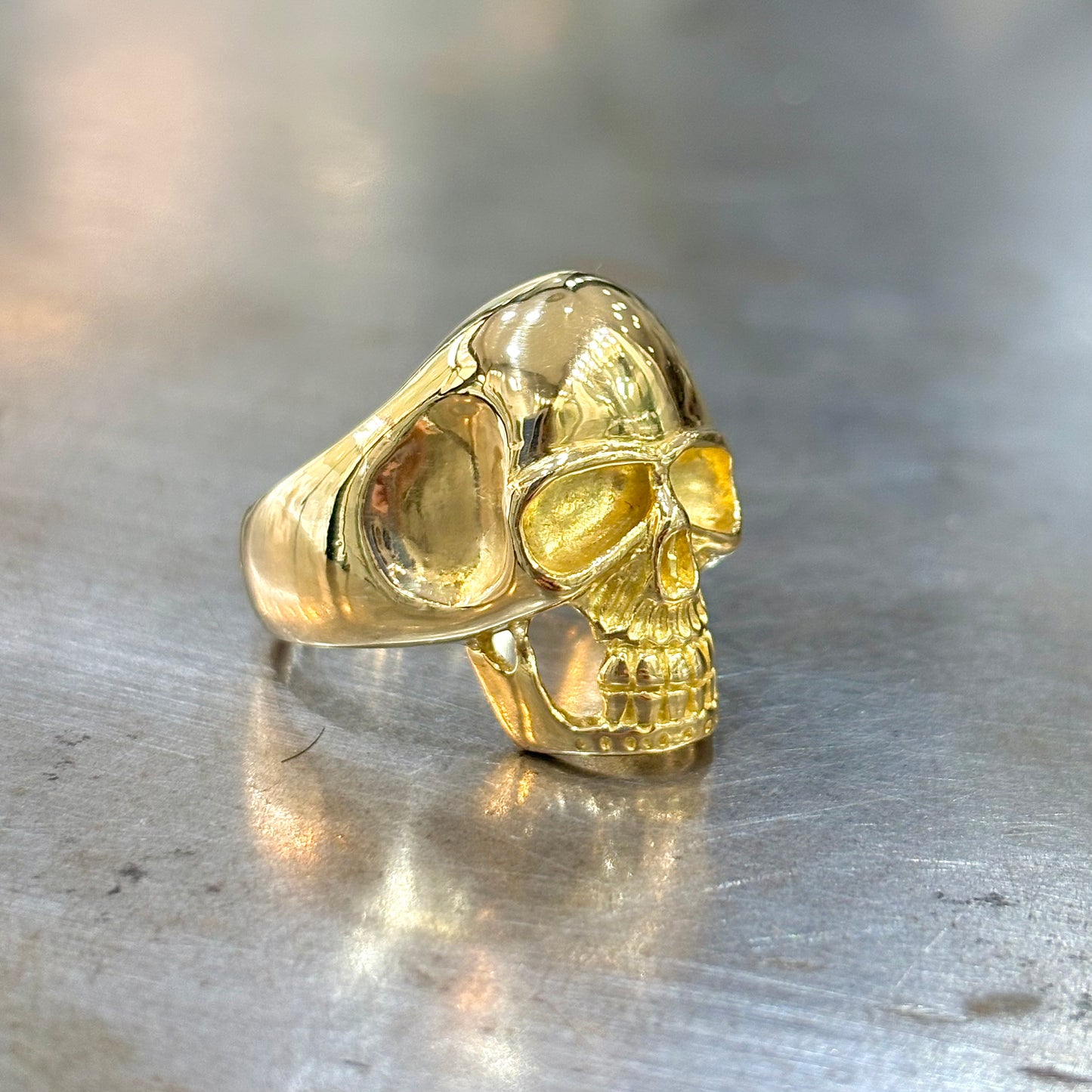 Bague Chevalière Tête de Mort Skullhead - Or Jaune 750