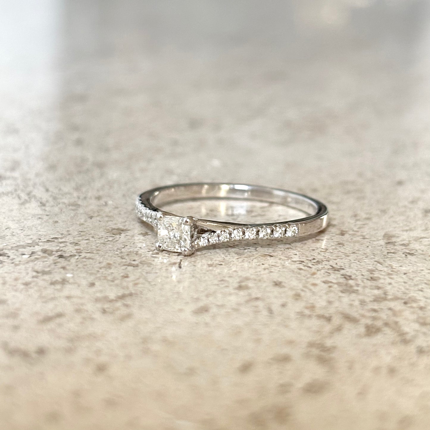 Bague Solitaire - Or Blanc 750 & Diamants