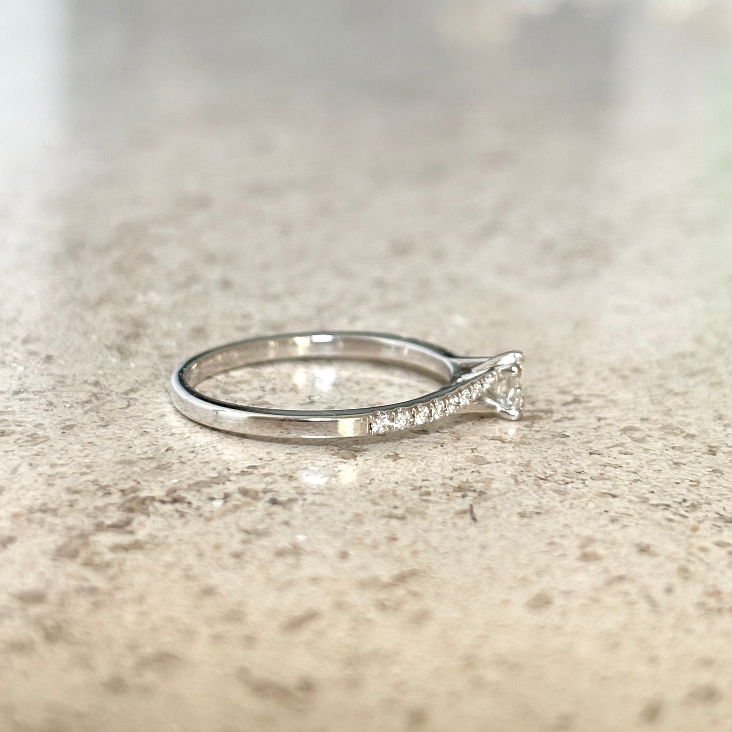 Bague Solitaire - Or Blanc 750 & Diamants