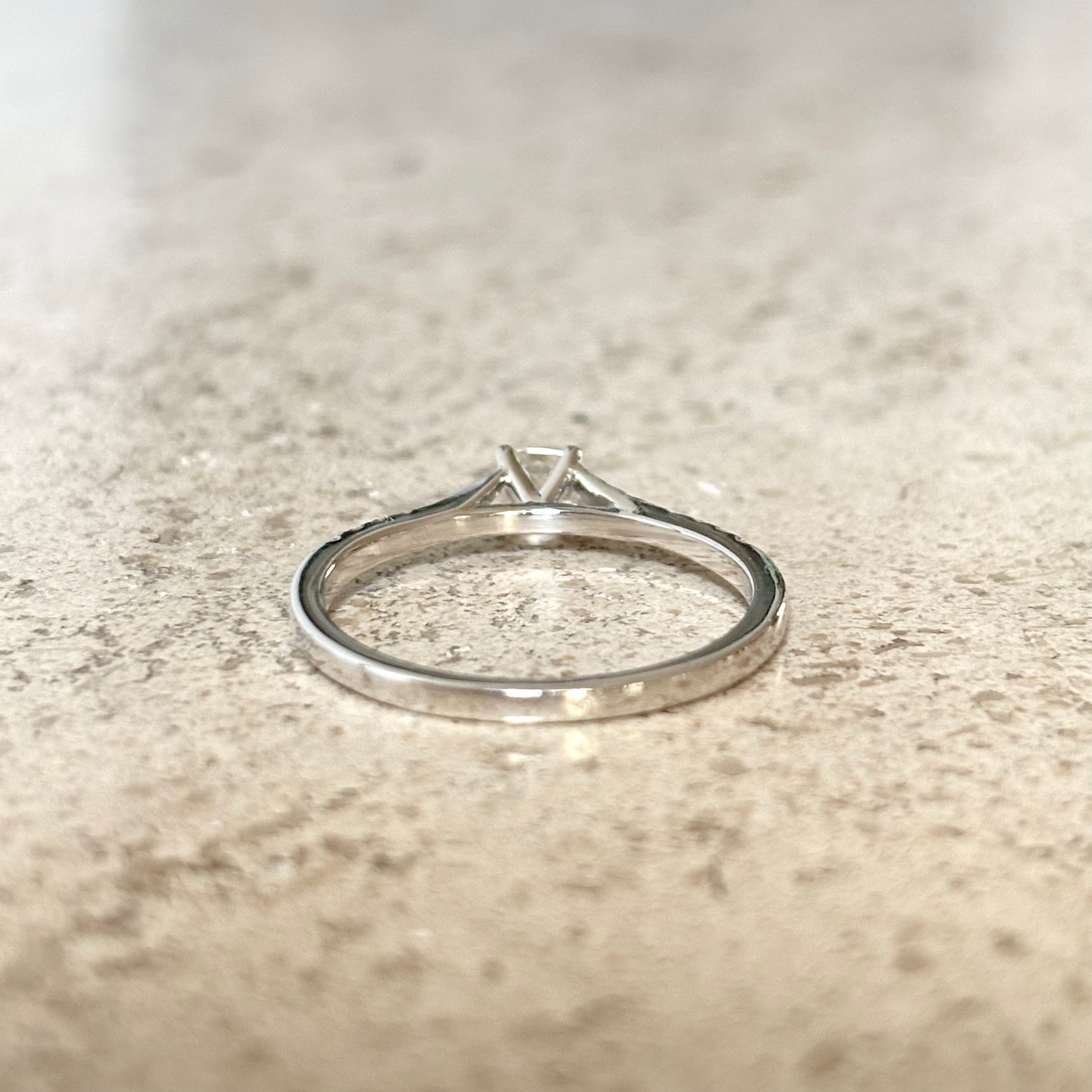 Bague Solitaire - Or Blanc 750 & Diamants