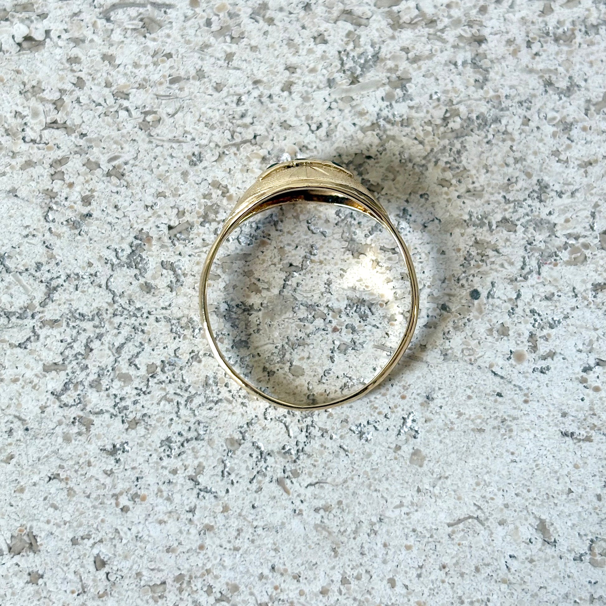Bague Dôme Vintage - Or Jaune 750 & Émeraude