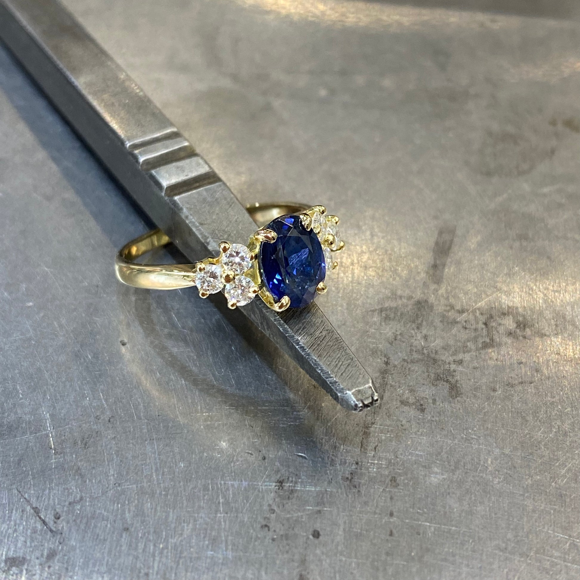 Bague Nausicaä - Or Jaune 750 Saphir & Diamants Création Fremont