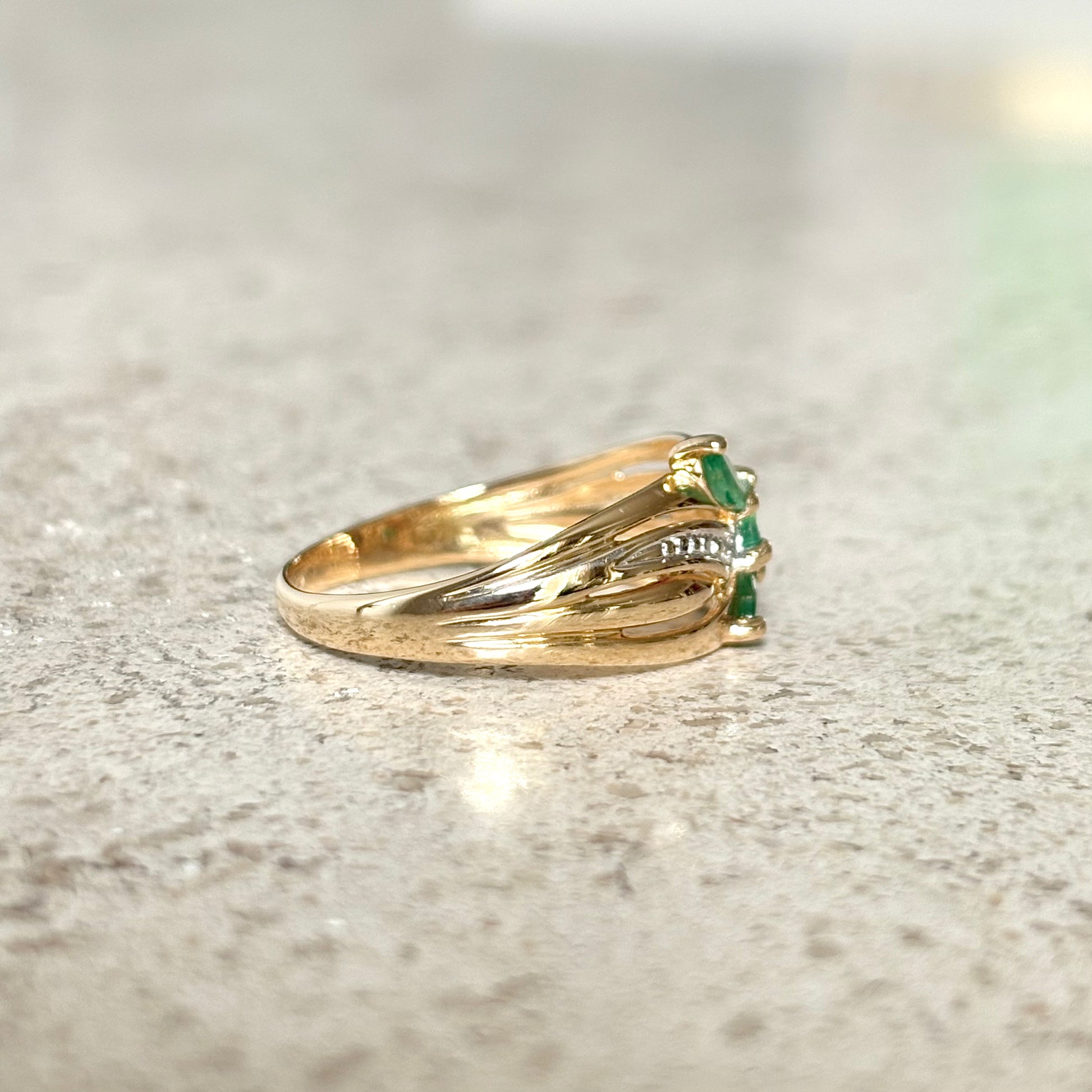 Bague Trilogie - Or Jaune 750 & Émeraudes