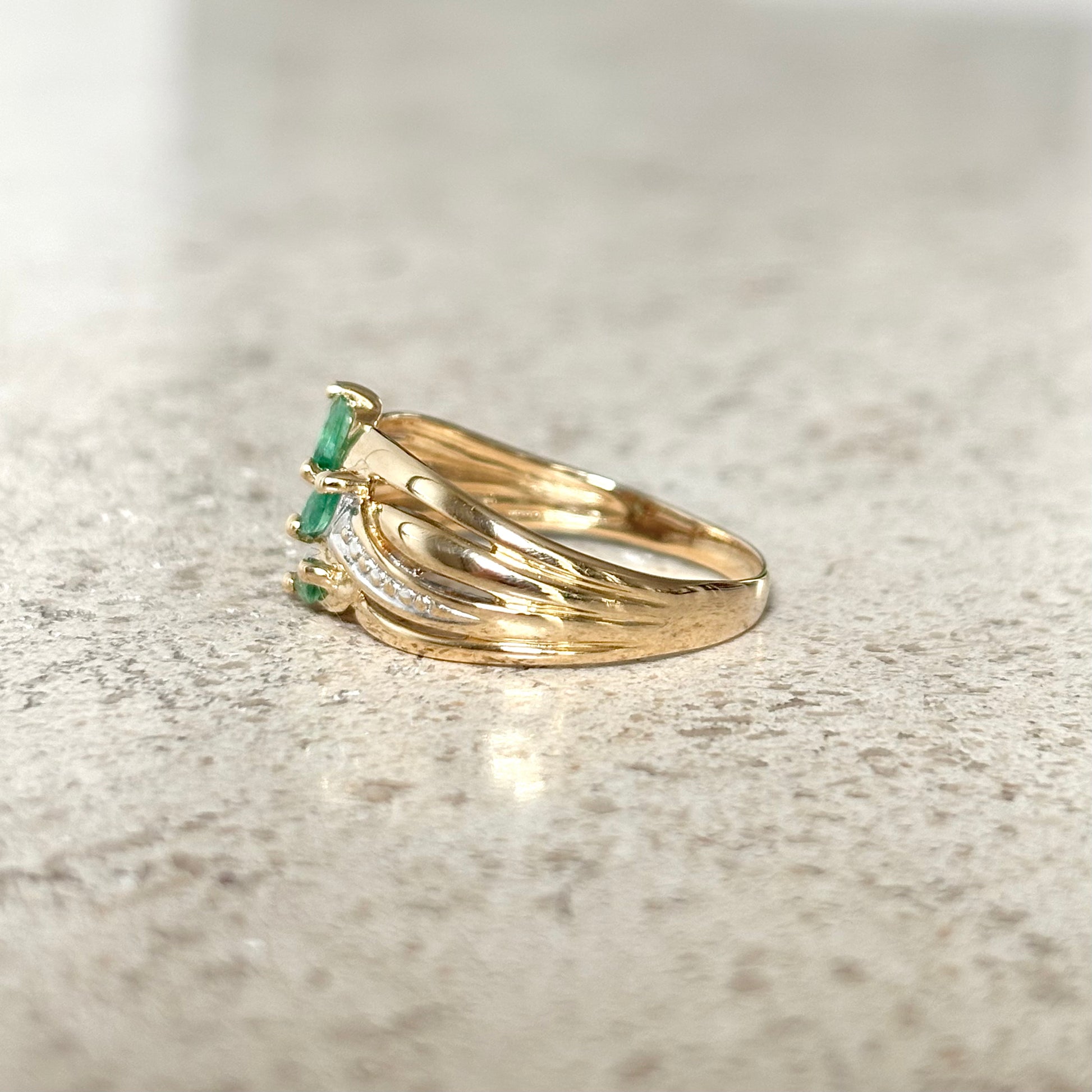 Bague Trilogie - Or Jaune 750 & Émeraudes