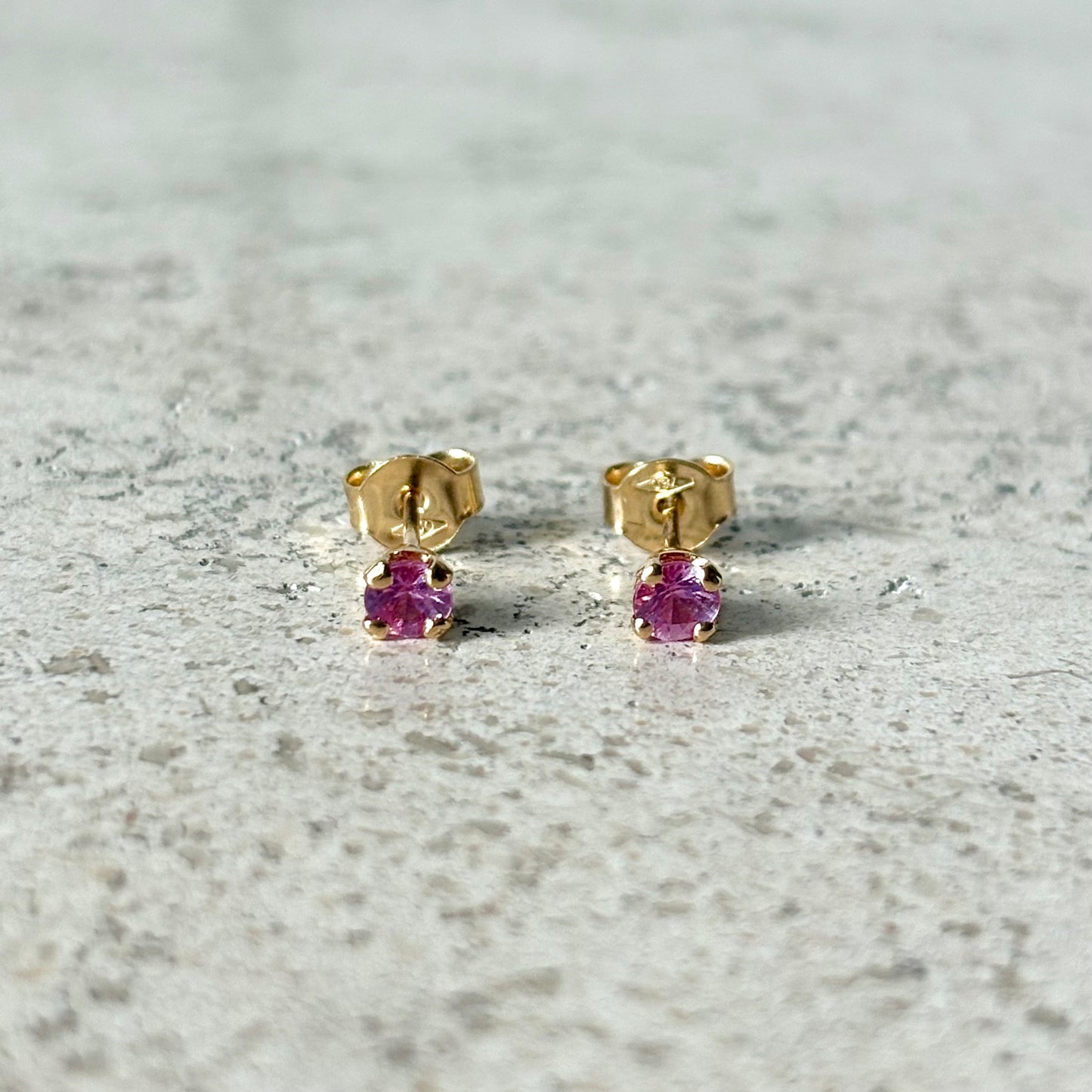 Boucles D'oreilles Puces - Or Jaune 750 & Saphirs Rose