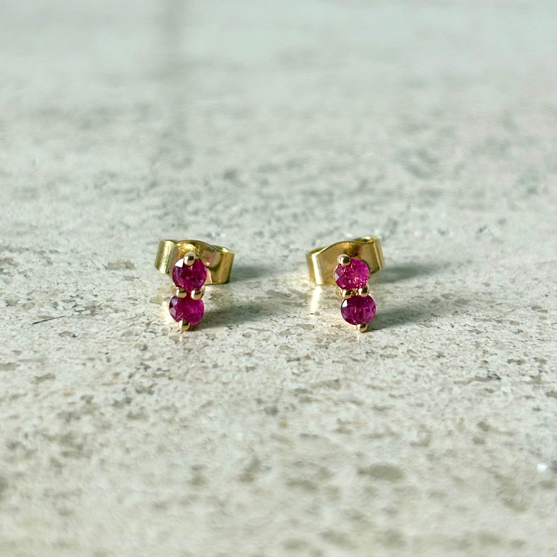 Boucles D'oreilles Puces - Or Jaune 750 & Rubis