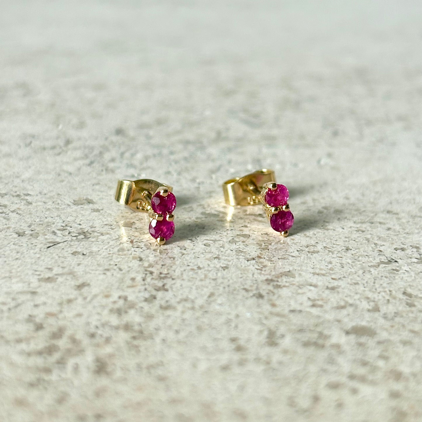 Boucles D'oreilles Puces - Or Jaune 750 & Rubis