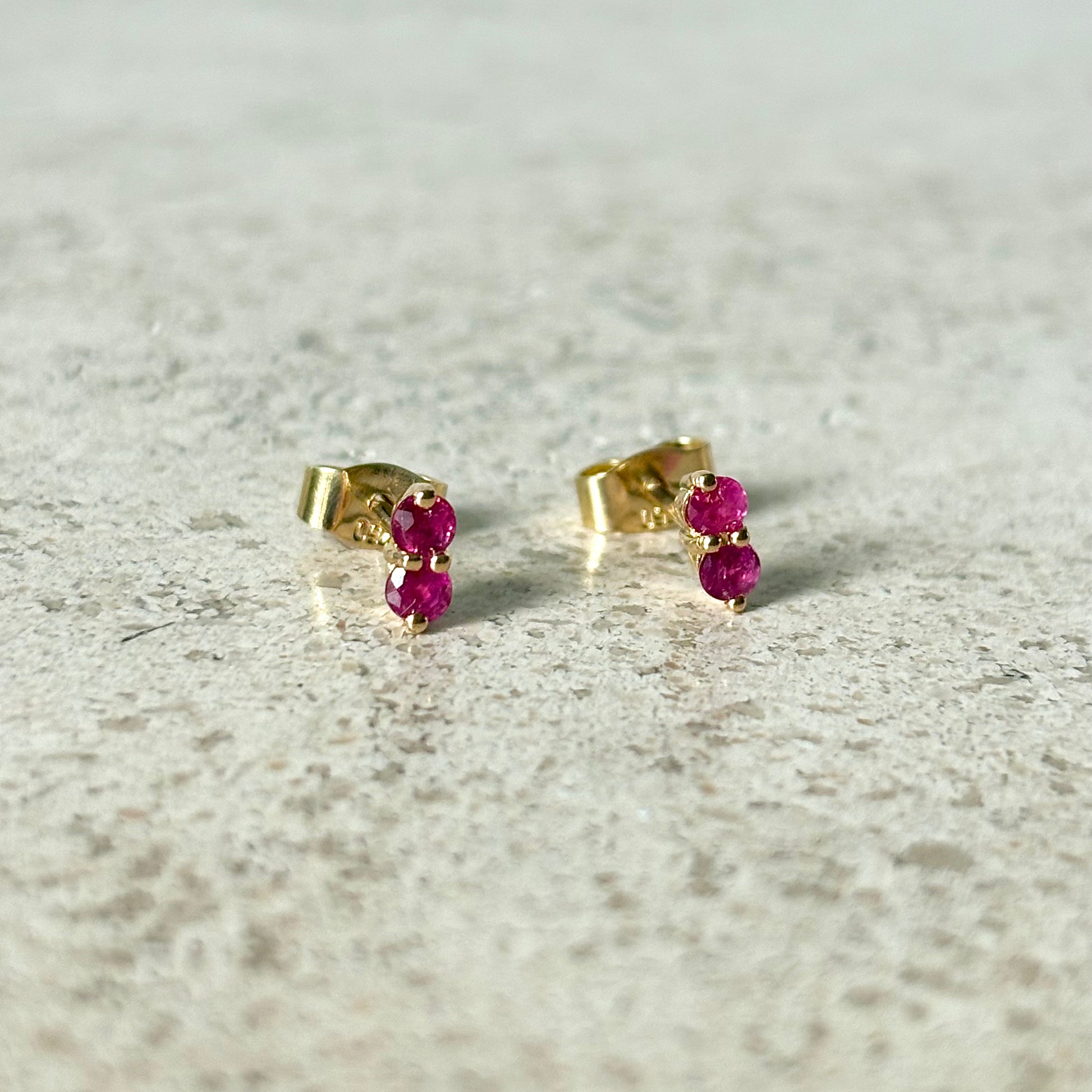 Boucles D'oreilles Puces - Or Jaune 750 & Rubis