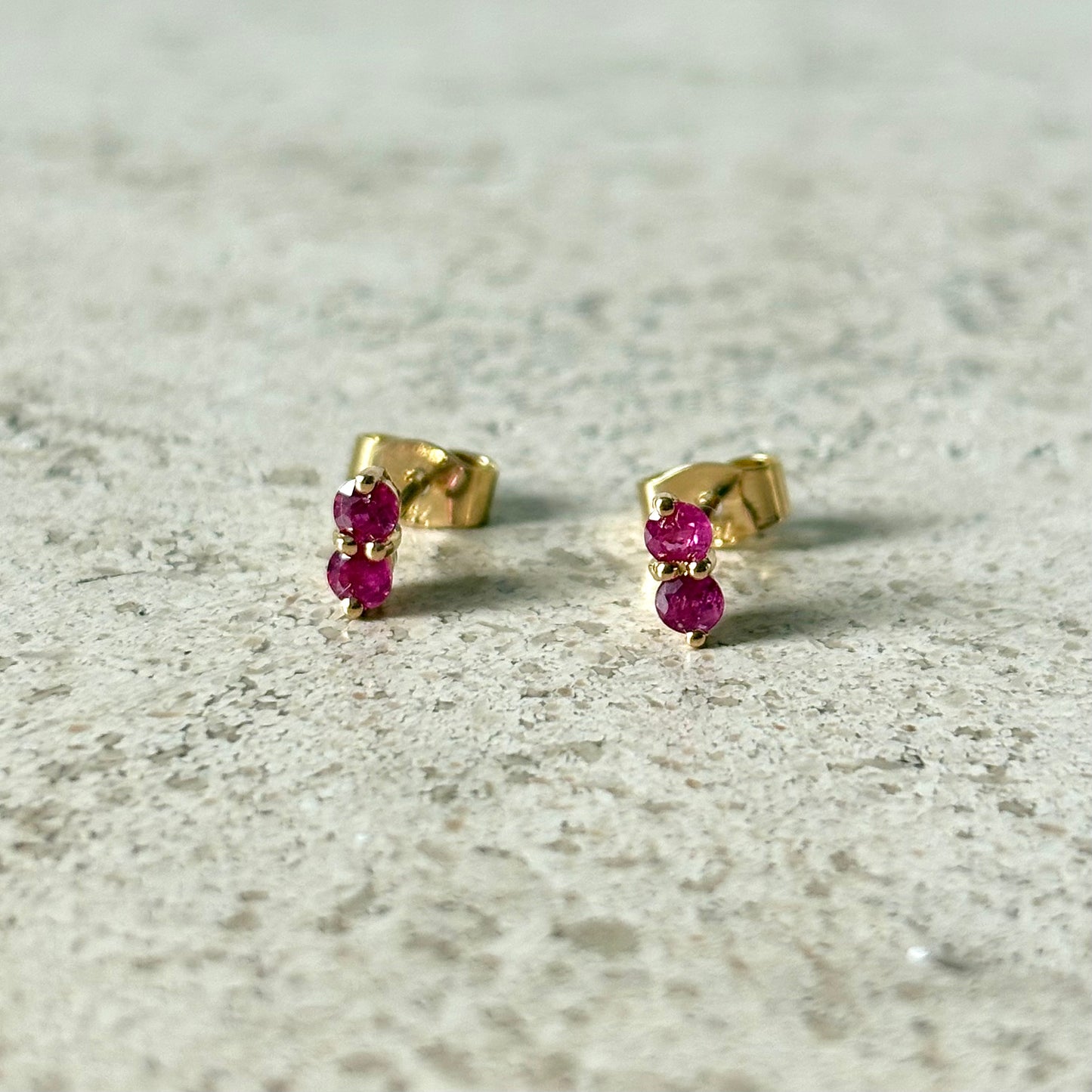 Boucles D'oreilles Puces - Or Jaune 750 & Rubis