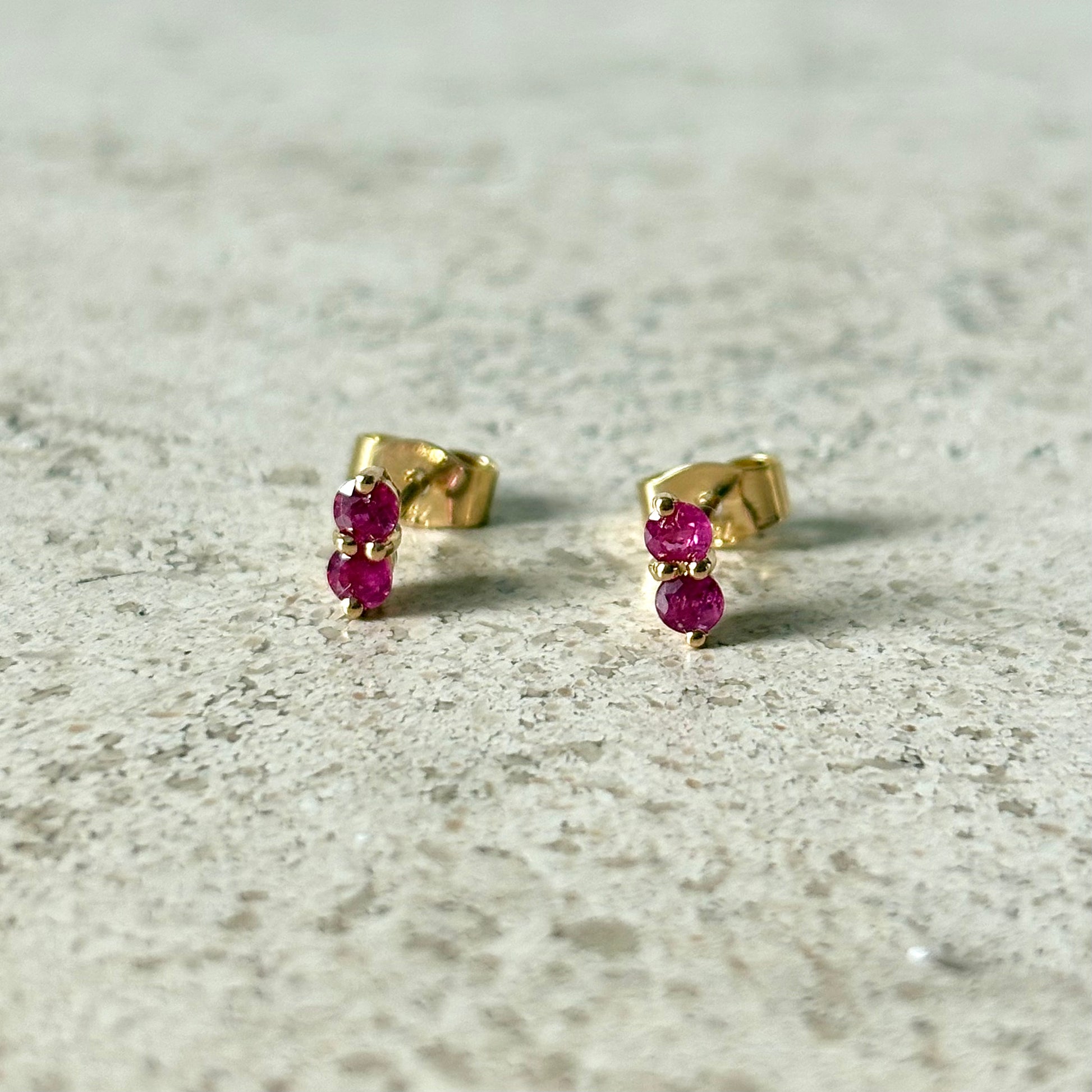 Boucles D'oreilles Puces - Or Jaune 750 & Rubis