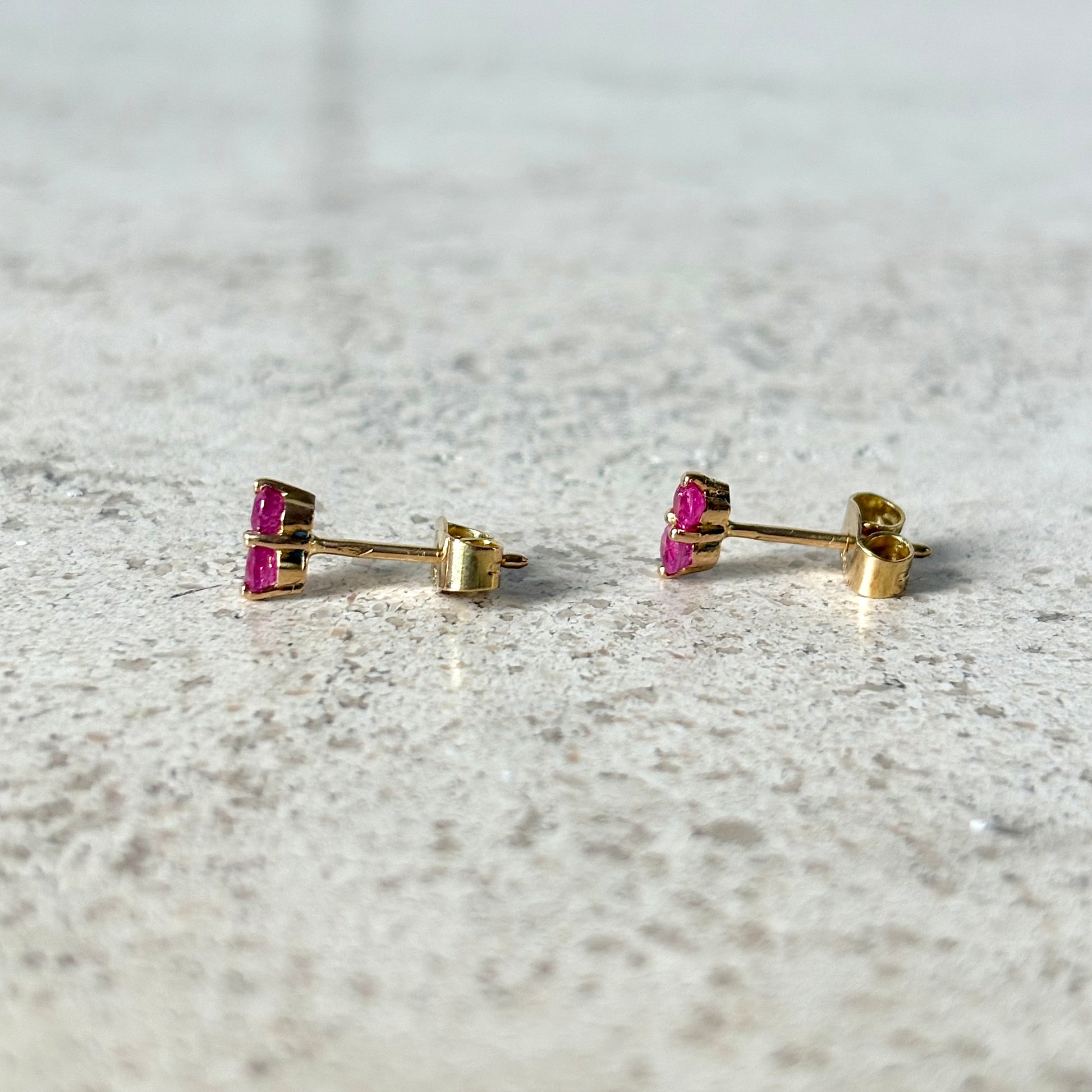 Boucles D'oreilles Puces - Or Jaune 750 & Rubis
