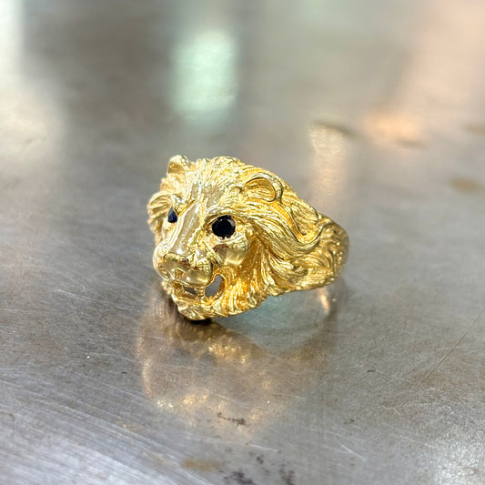 Bague Chevalière Lion - Or Jaune 750 & Saphirs