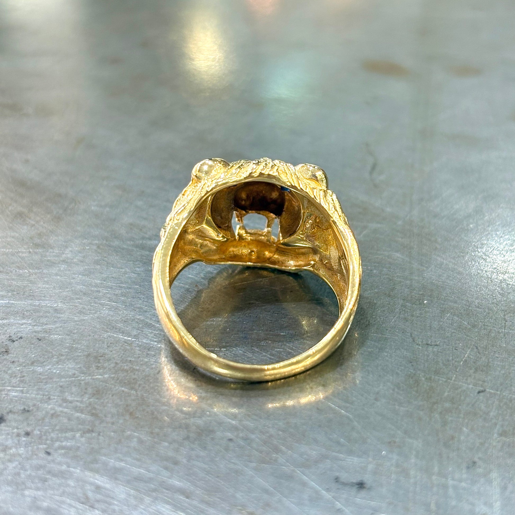 Bague Chevalière Lion - Or Jaune 750 & Saphirs