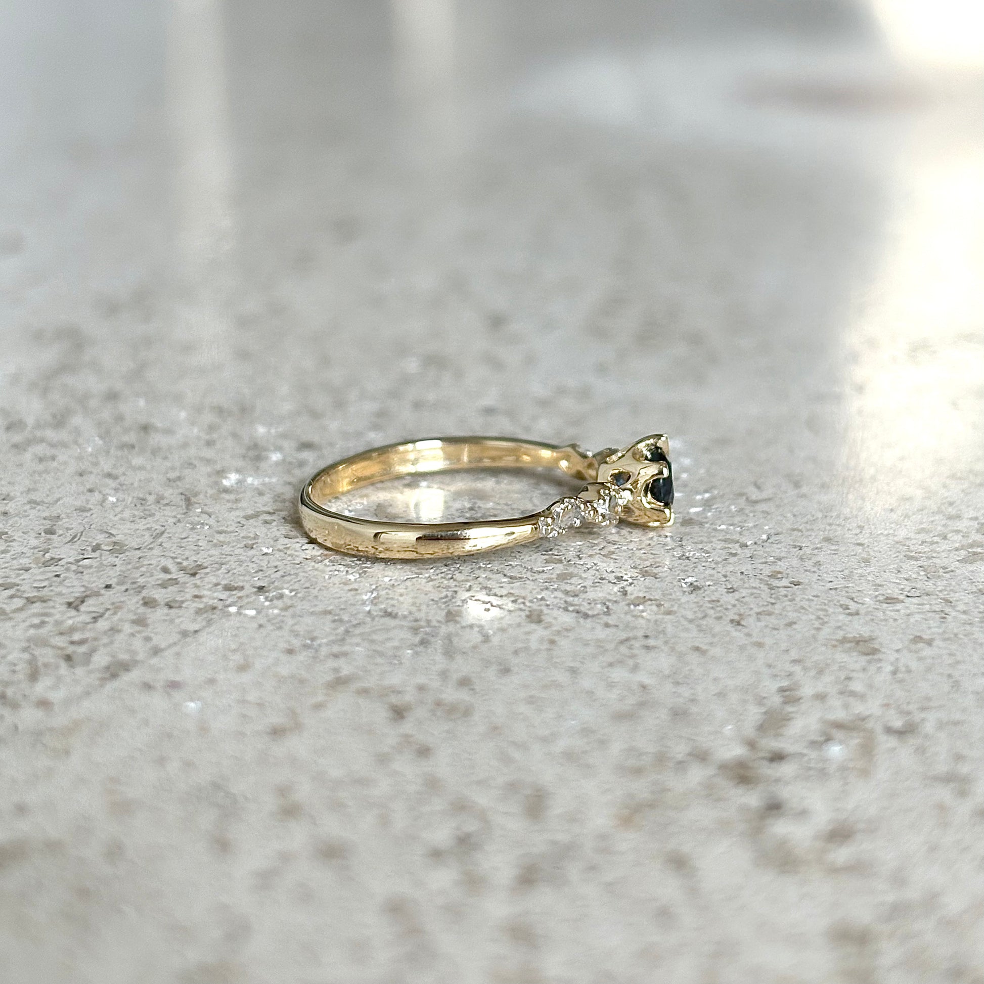 Bague Solitaire Vintage - Or Jaune 750 & Saphir