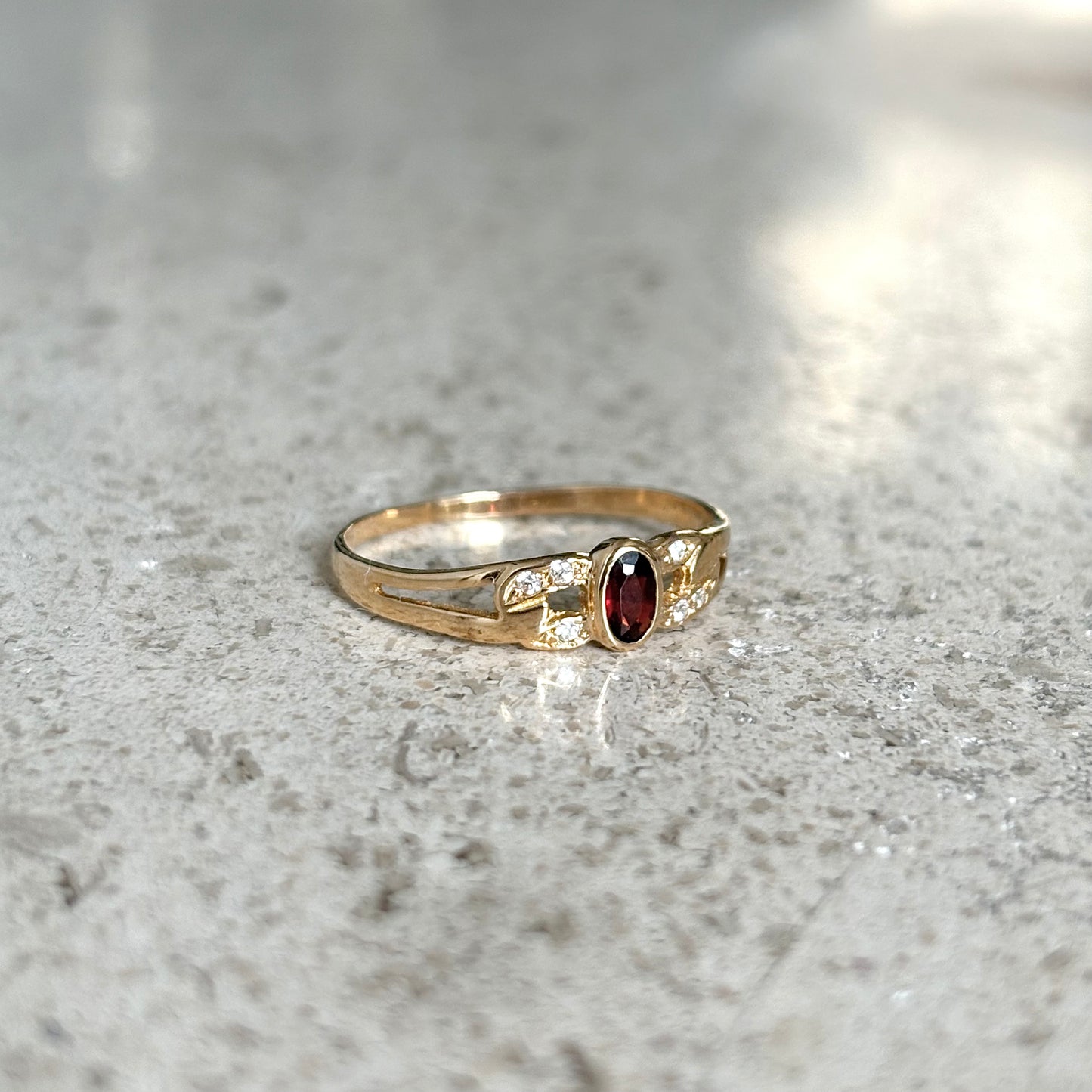 Bague Maille - Or Jaune 750 Grenat & Diamants
