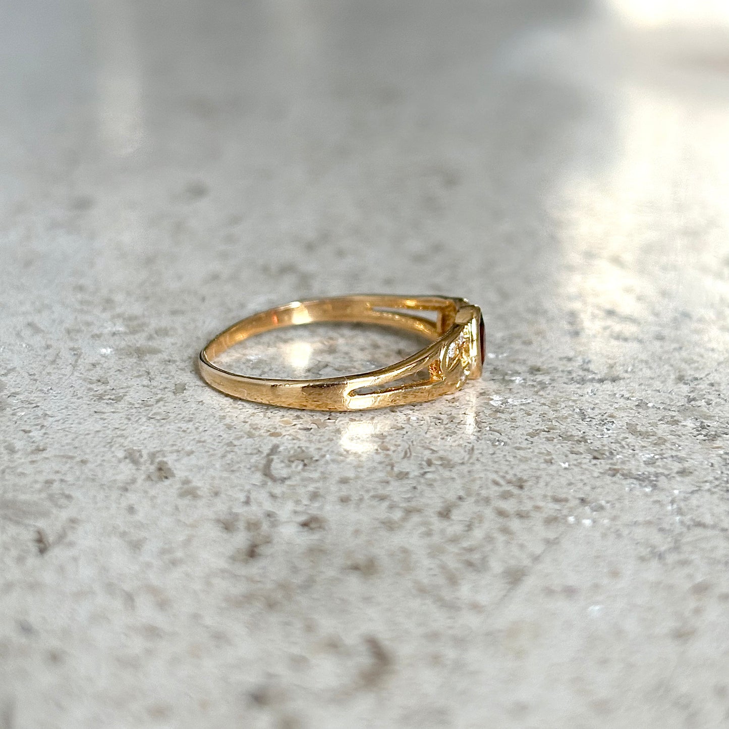 Bague Maille - Or Jaune 750 Grenat & Diamants