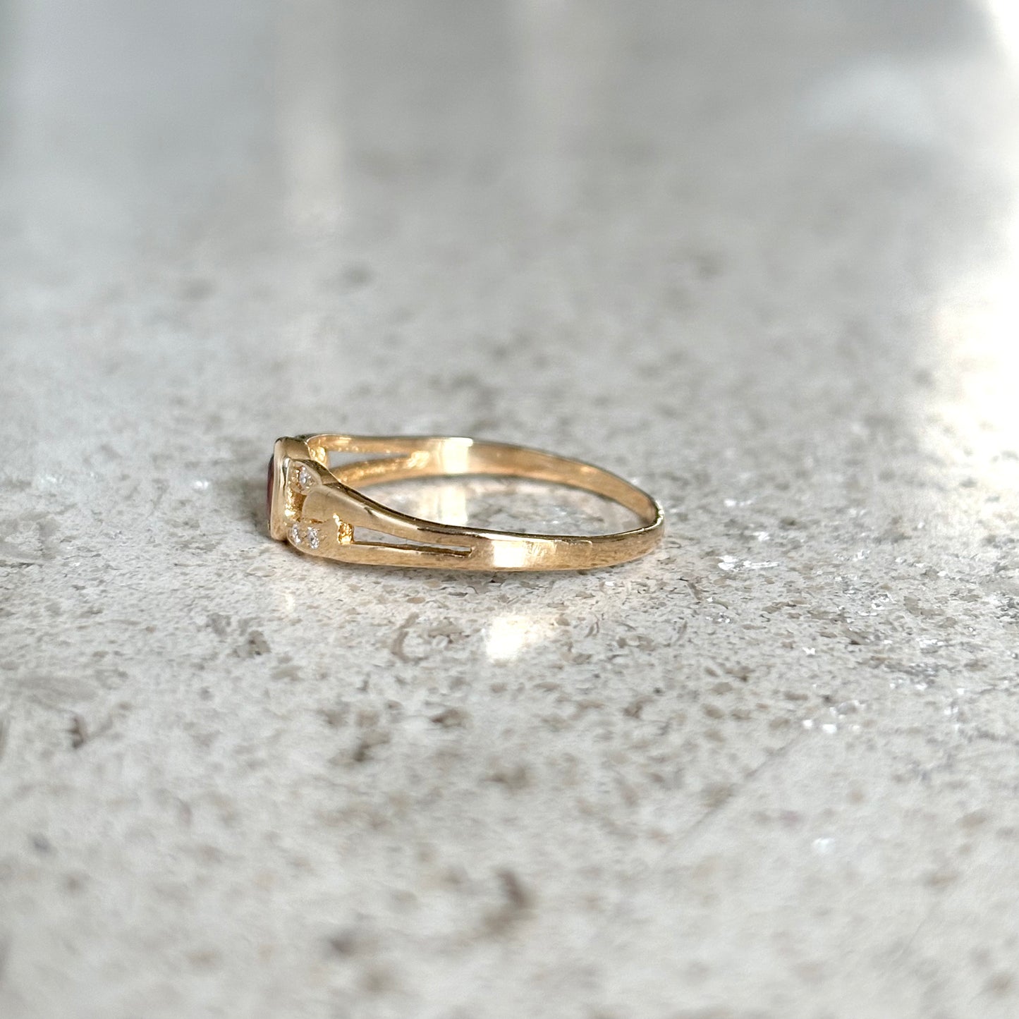 Bague Maille - Or Jaune 750 Grenat & Diamants