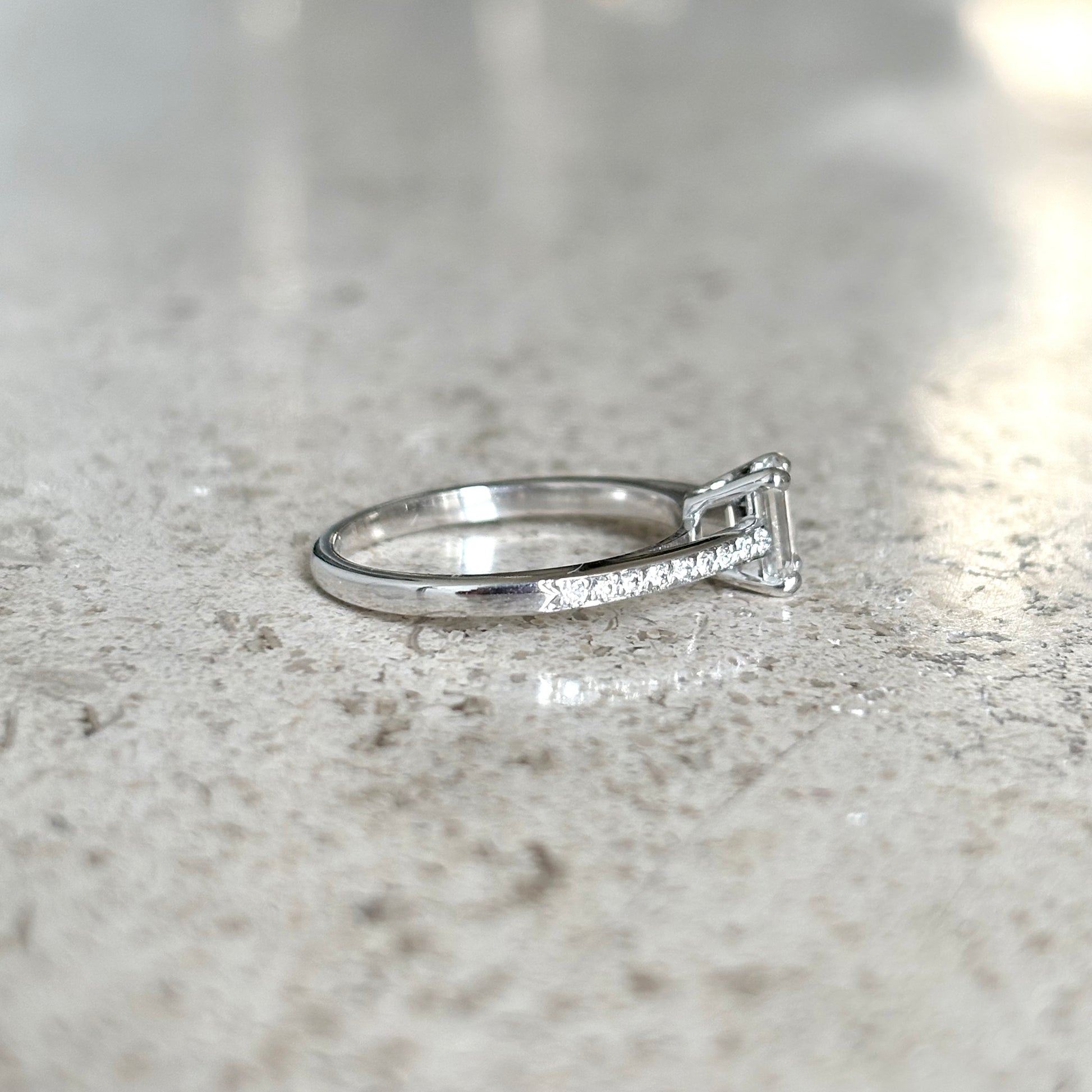 Bague Solitaire - Or Blanc 750 & Diamants