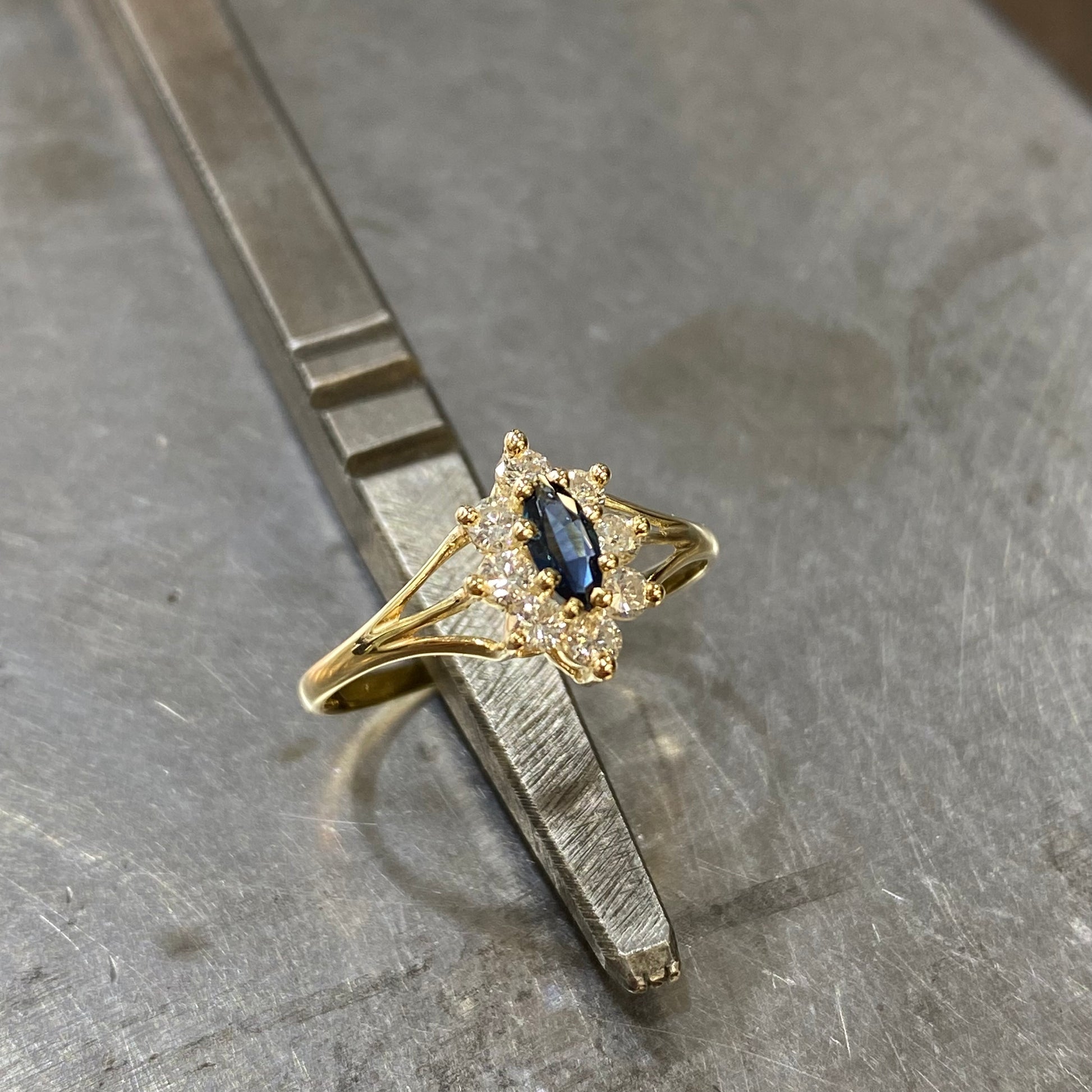 Bague Marquise - Or Jaune 750 Saphir & Diamants Neuf