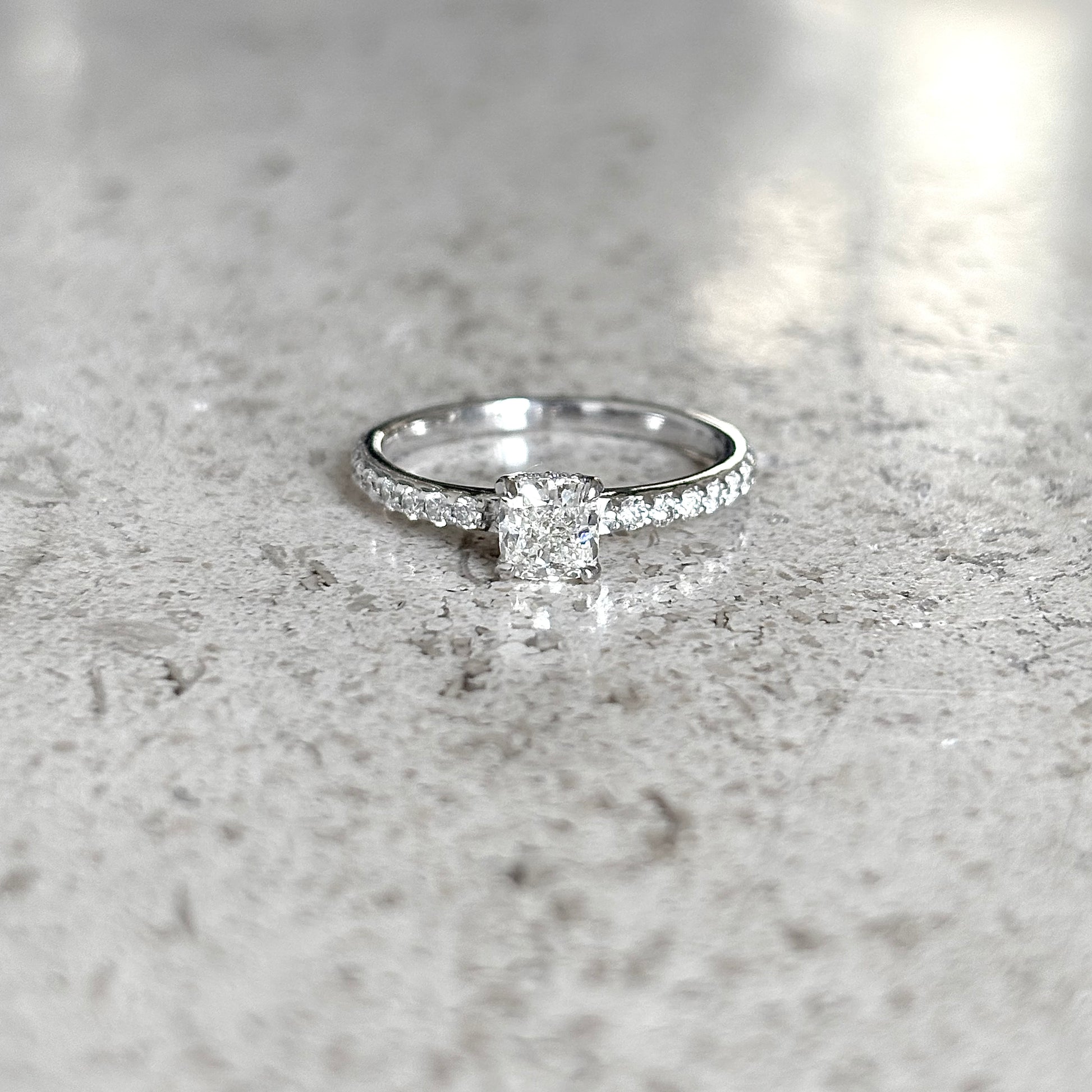 Bague Solitaire - Or Blanc 750 & Diamants