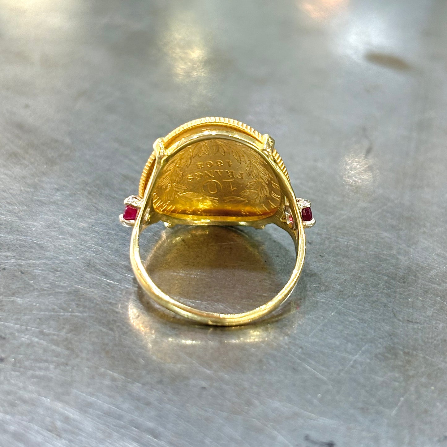 Bague Pièce - Or Jaune 750 & Pièce 10 Francs Napoléon & Rubis