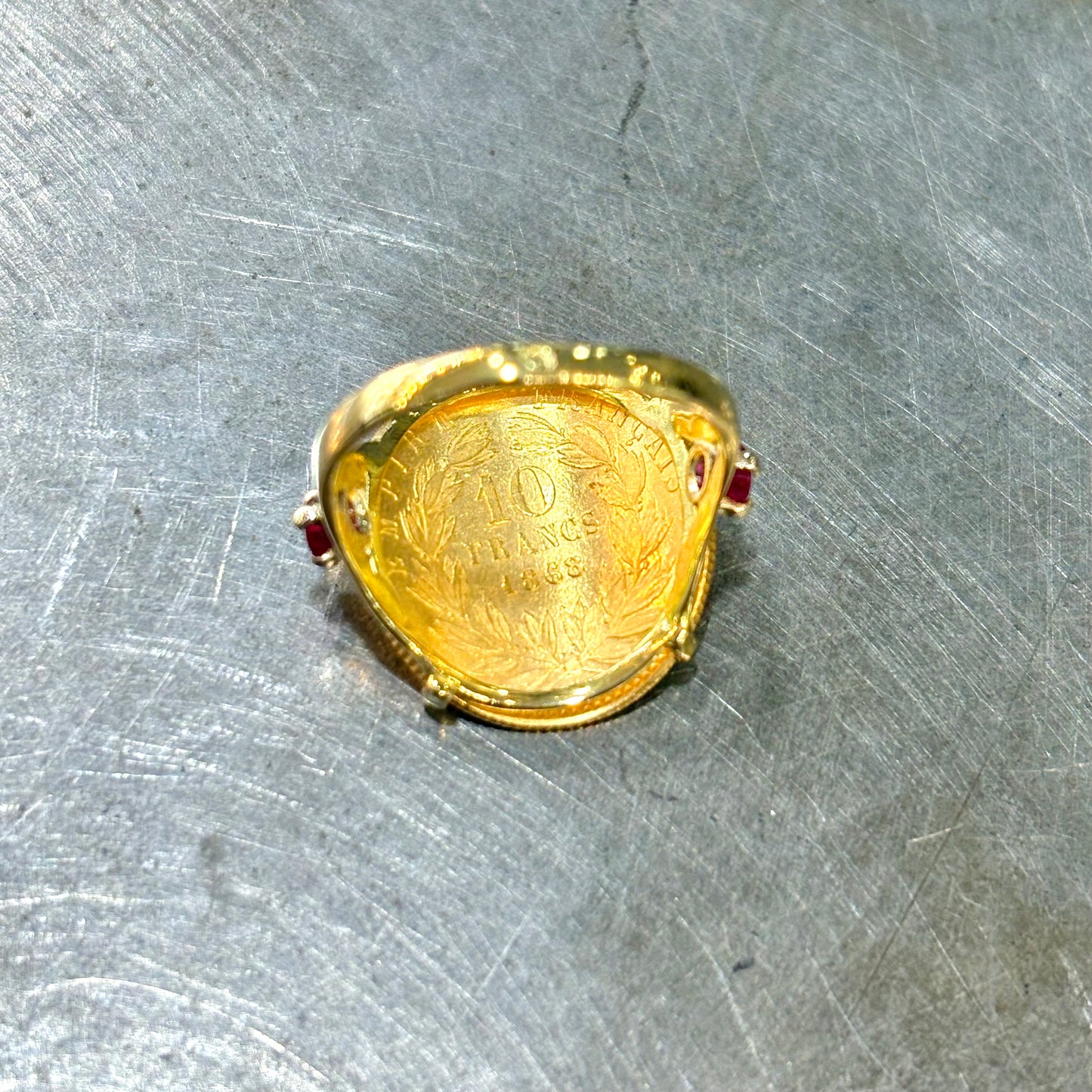 Bague Pièce - Or Jaune 750 & Pièce 10 Francs Napoléon & Rubis