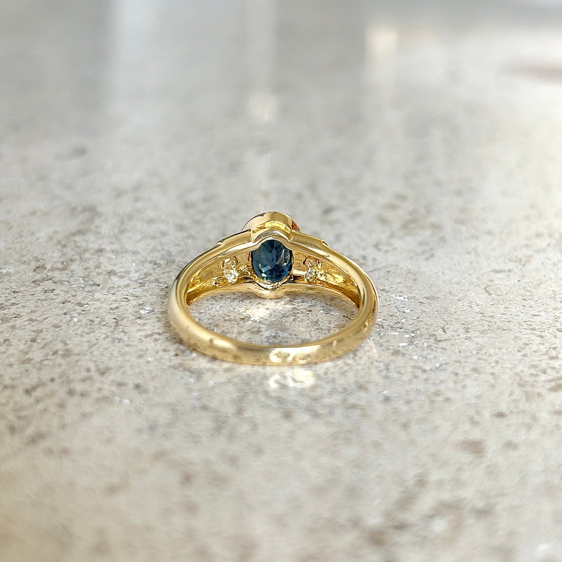 Bague Jonc- Or Jaune 750 Saphir & Diamants
