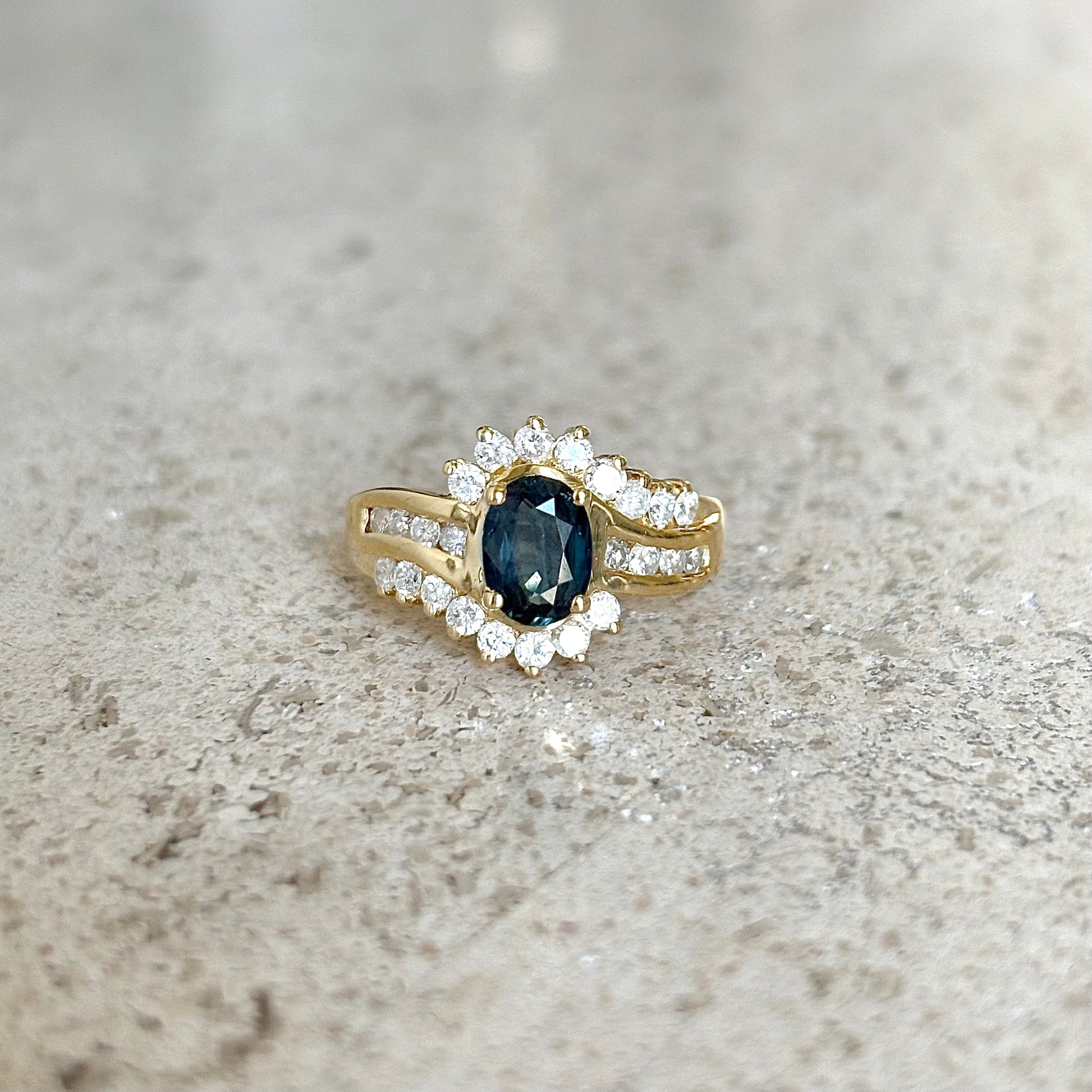 Bague Tourbillon - Or Jaune 750 Saphir & Diamants
