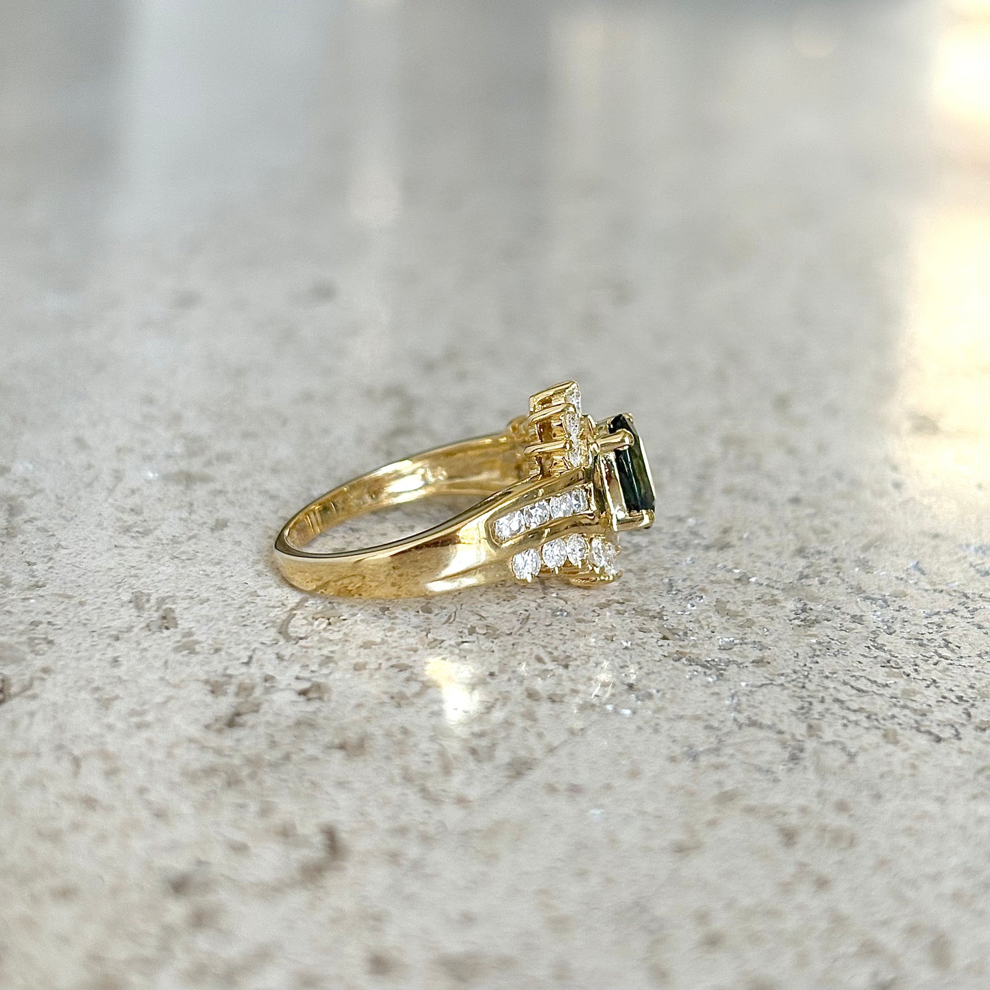 Bague Tourbillon - Or Jaune 750 Saphir & Diamants