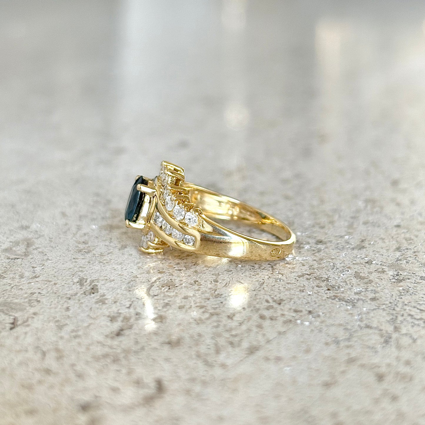 Bague Tourbillon - Or Jaune 750 Saphir & Diamants