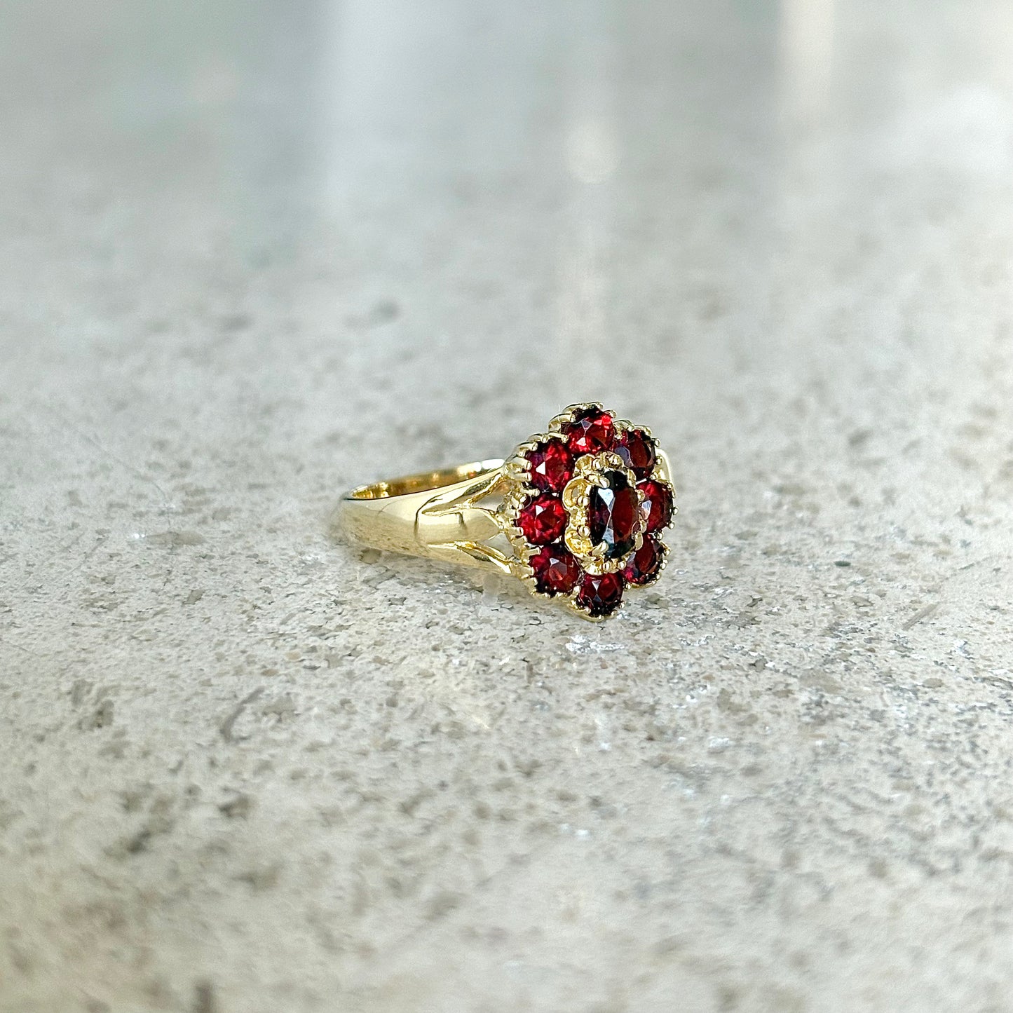 Bague Marguerite - Or Jaune 750 & Grenats