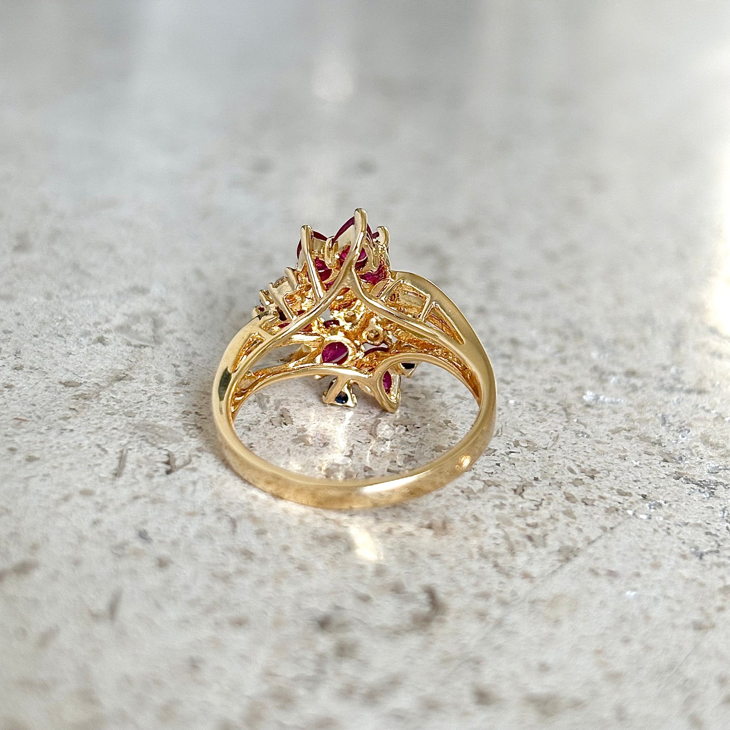 Bague Florale Vintage - Or Jaune 750 Rubis & Diamants