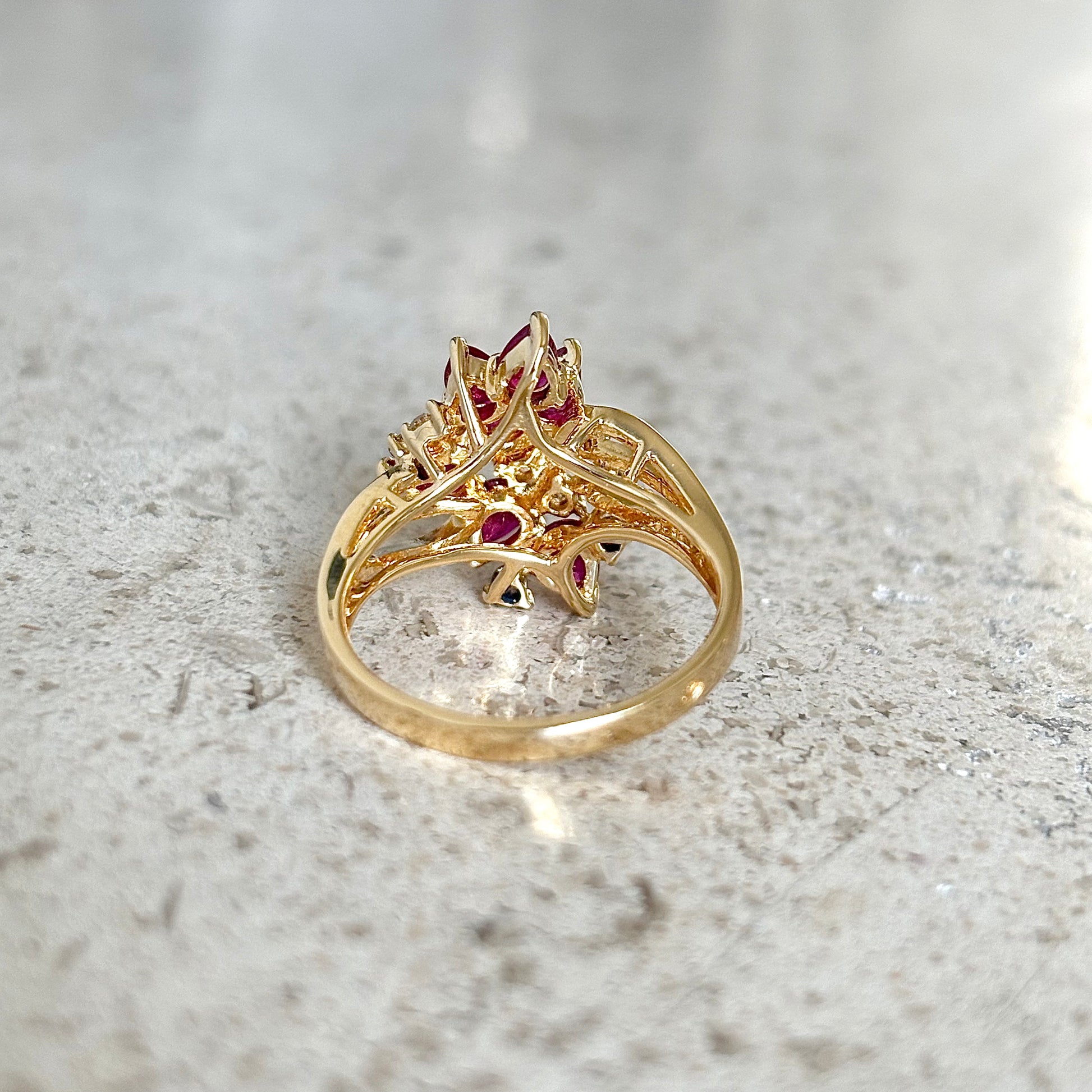 Bague Florale Vintage - Or Jaune 750 Rubis & Diamants