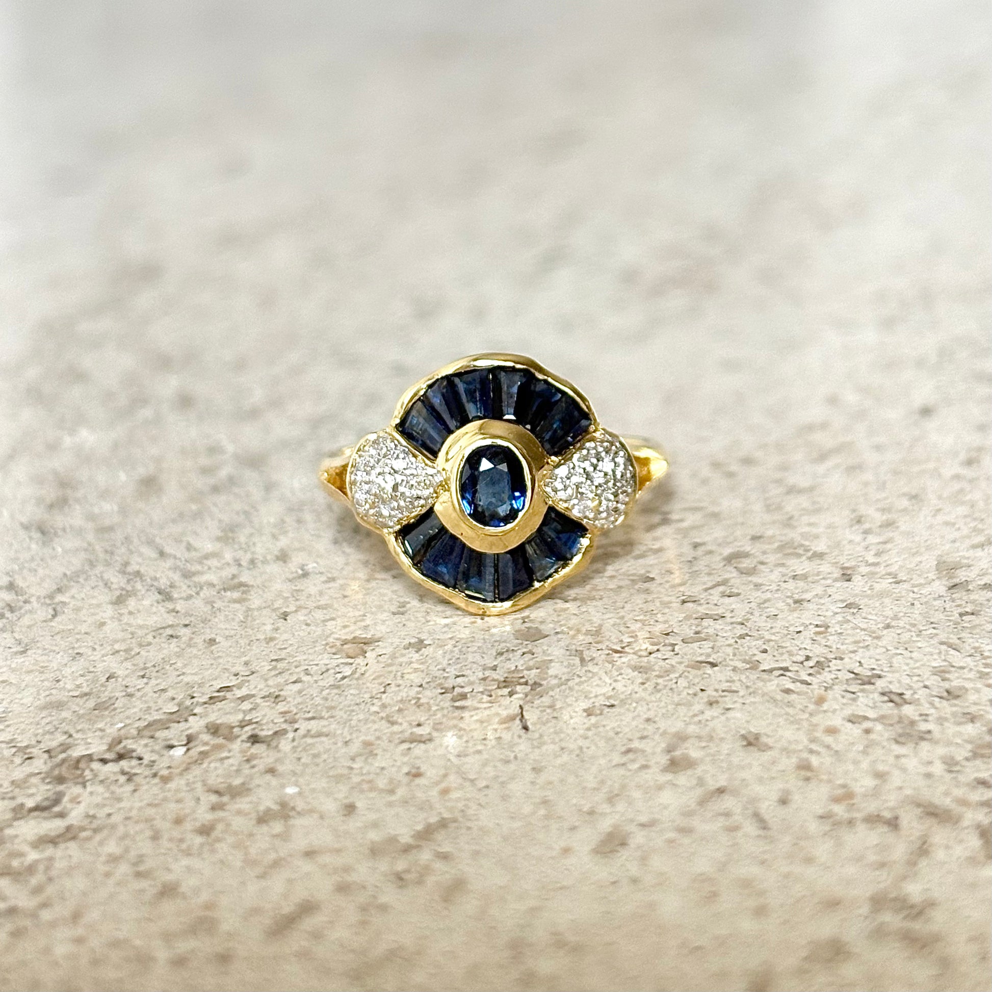 Bague Dôme Art Déco - Or Jaune 750 Saphir & Diamants
