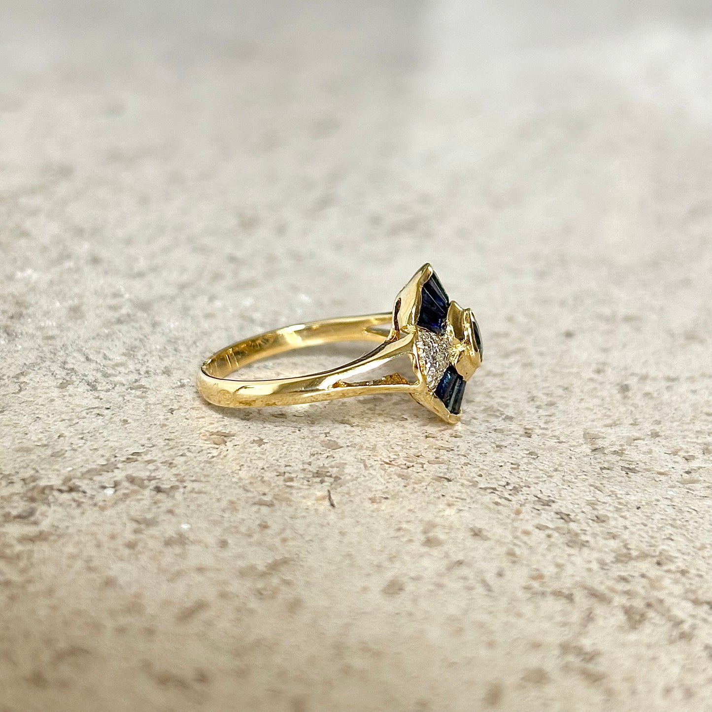 Bague Dôme Art Déco - Or Jaune 750 Saphir & Diamants