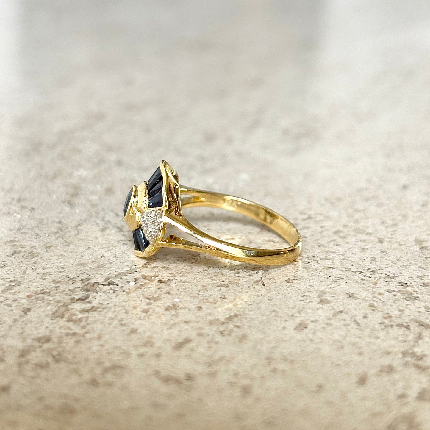 Bague Dôme Art Déco - Or Jaune 750 Saphir & Diamants