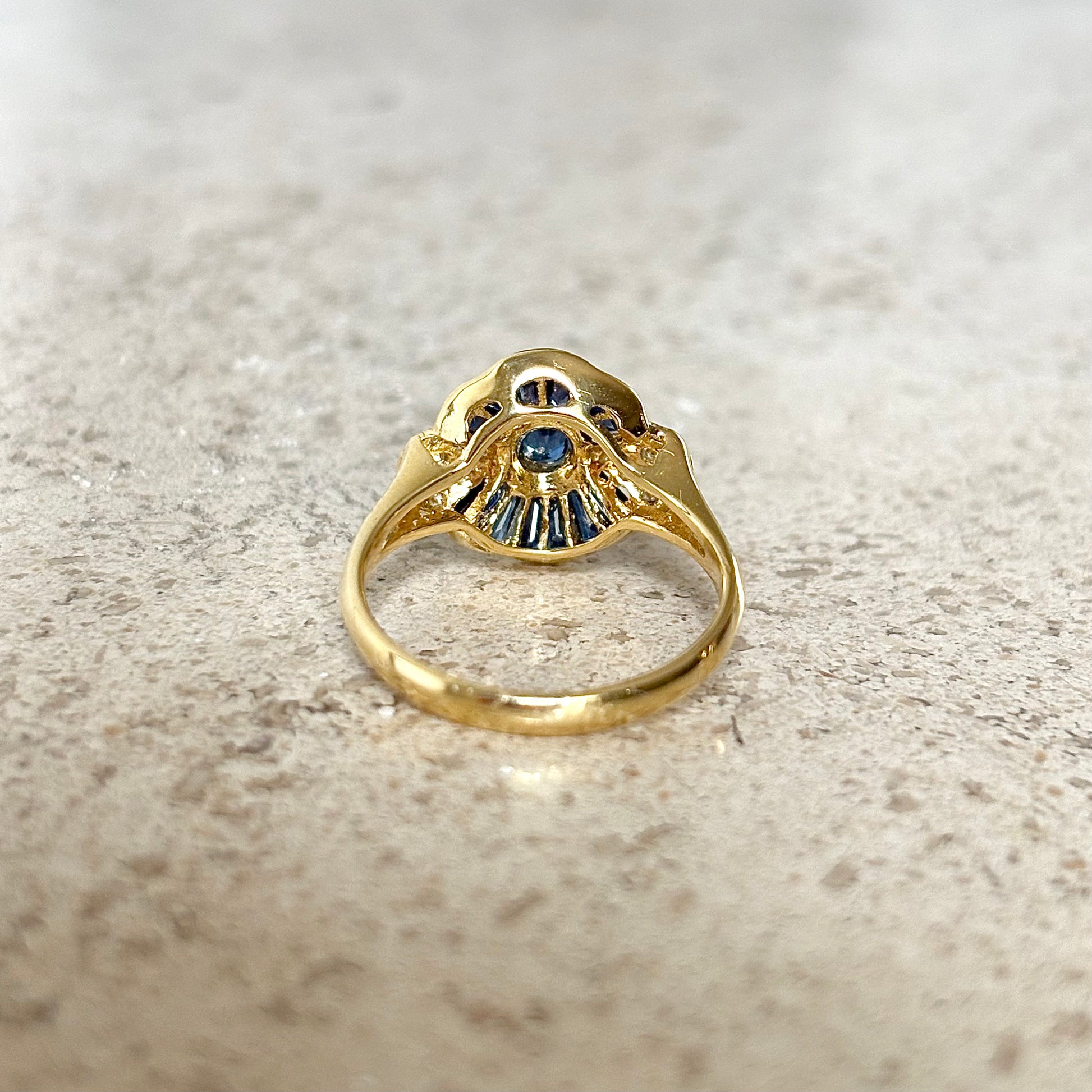 Bague Dôme Art Déco - Or Jaune 750 Saphir & Diamants