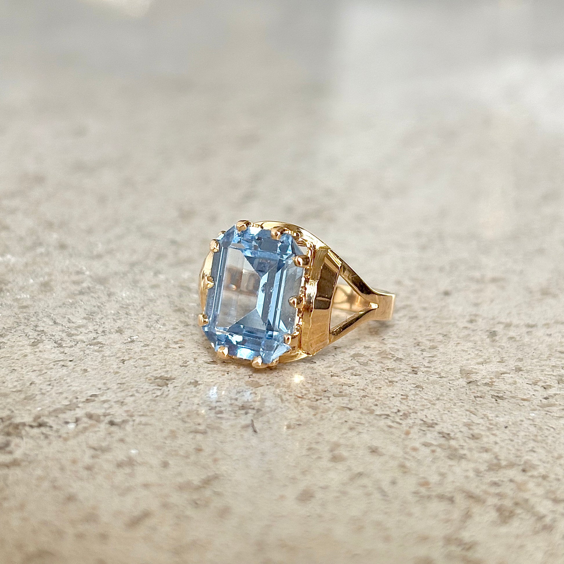 Bague Vintage Cocktail - Or Jaune 750 & Topaze