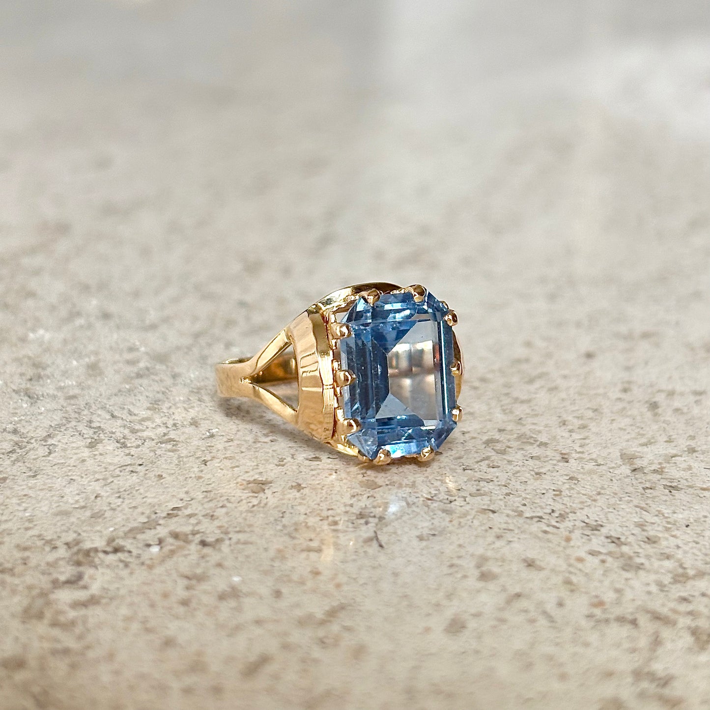 Bague Vintage Cocktail - Or Jaune 750 & Topaze