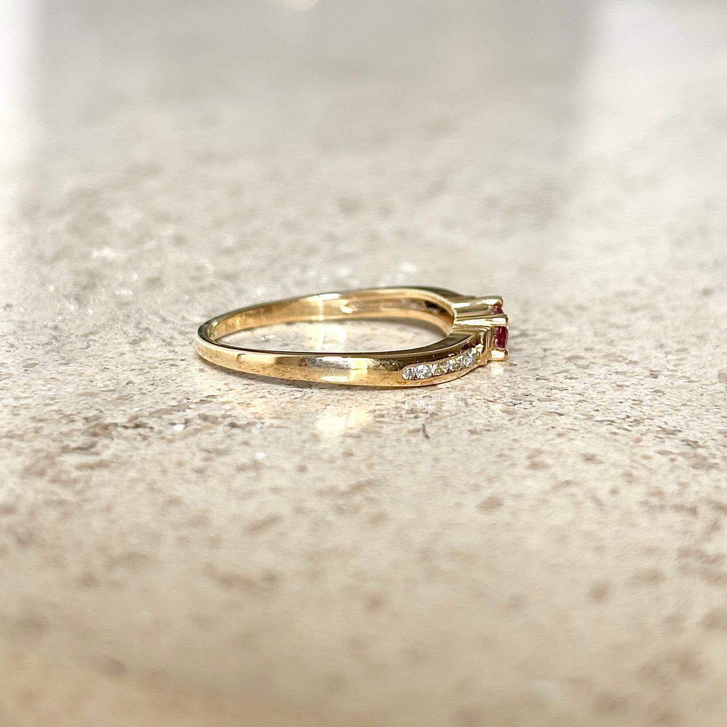 Bague Solitaire - Or Jaune 750 Rubis & Diamants