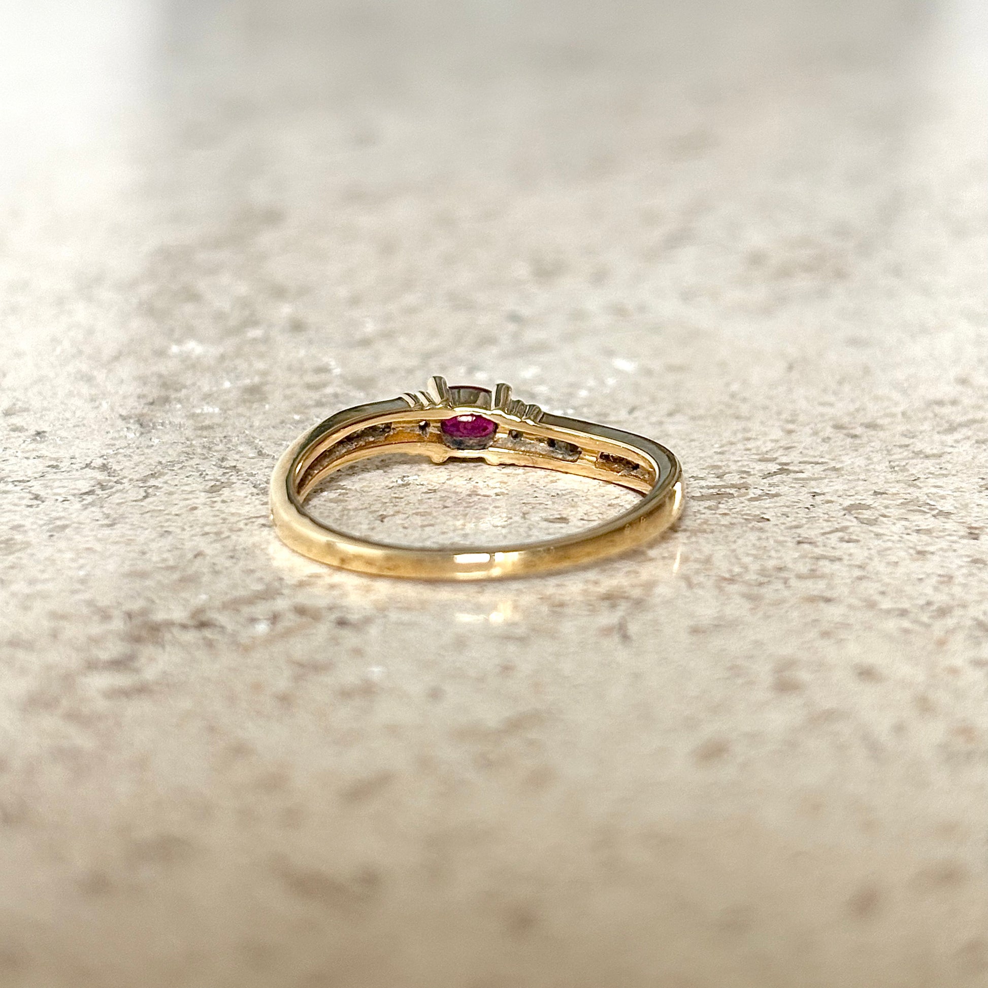 Bague Solitaire - Or Jaune 750 Rubis & Diamants