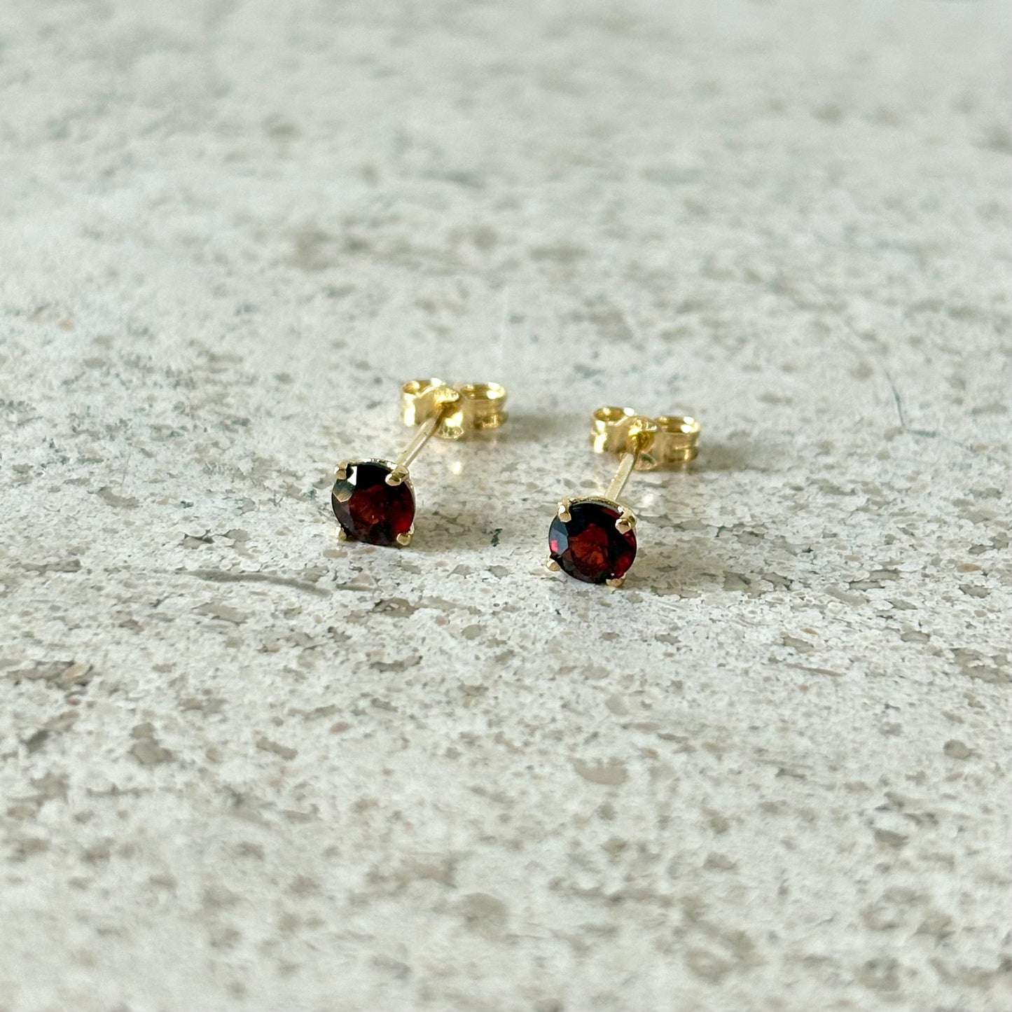 Boucles D'oreilles Puces - Or Jaune 750 & Grenats