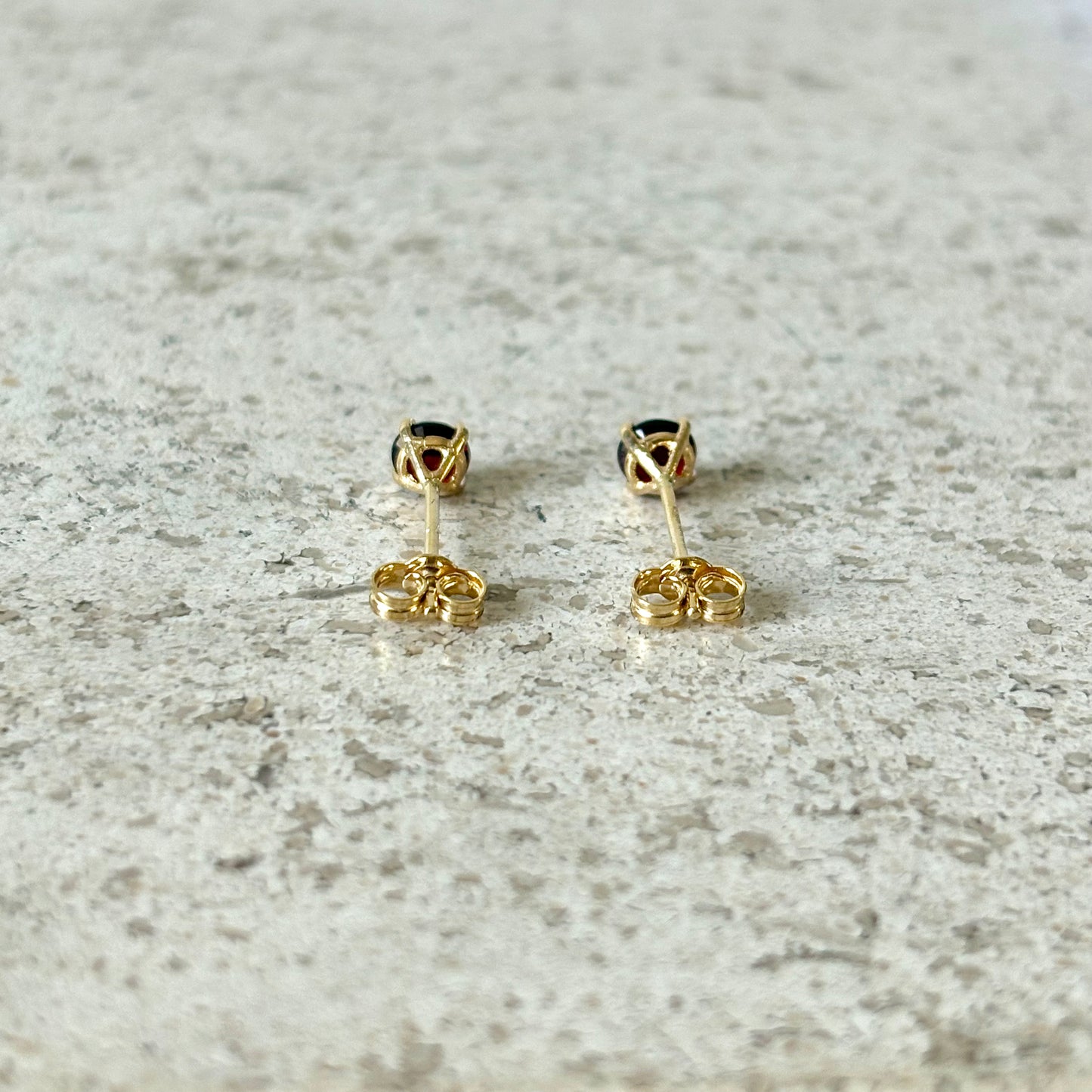 Boucles D'oreilles Puces - Or Jaune 750 & Grenats