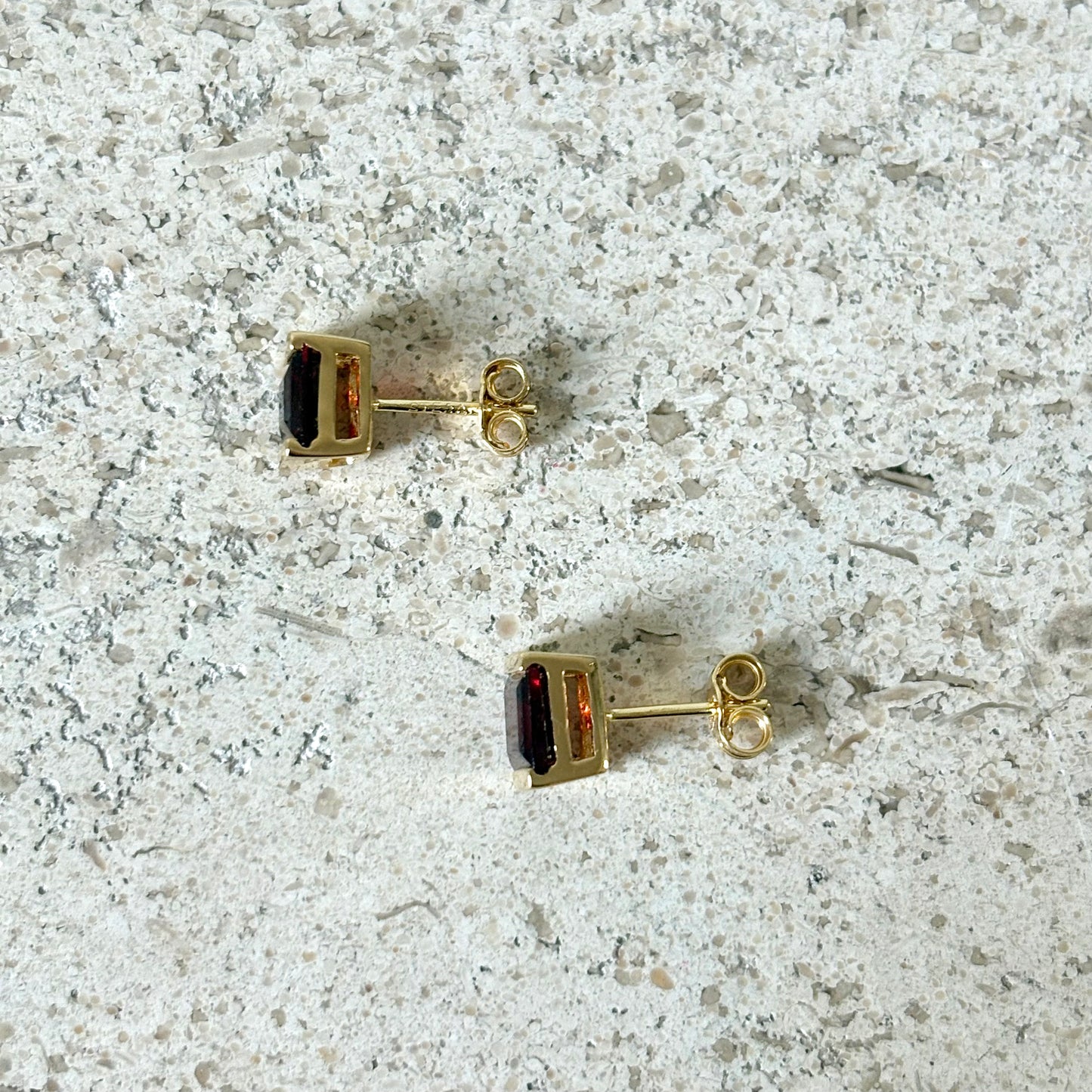 Boucles D'oreilles Puces - Or Jaune 750 & Grenats