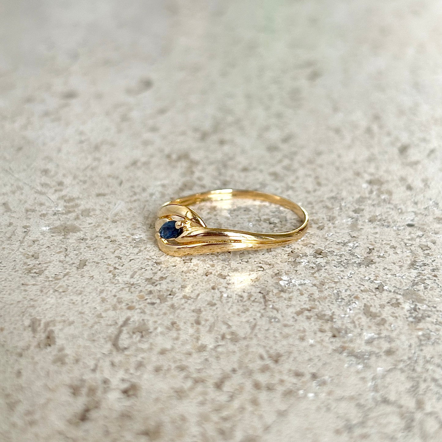 Bague Tourbillon - Or Jaune 750 & Saphir