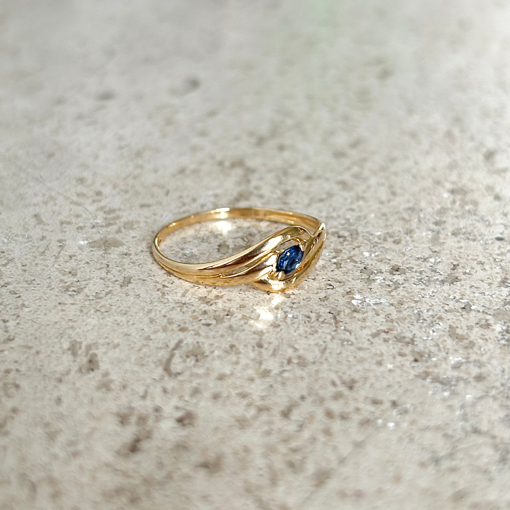 Bague Tourbillon - Or Jaune 750 & Saphir