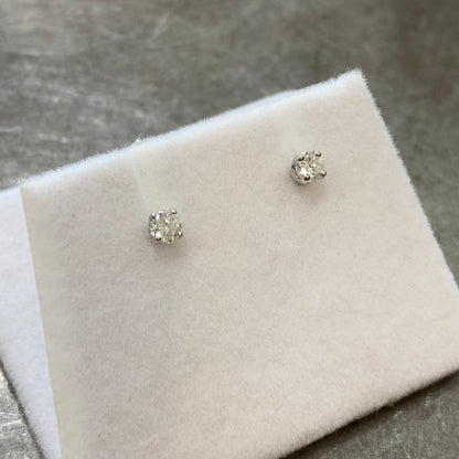 Boucles D'oreilles Puces Solitaire - Or Blanc 750 & Diamants Création Fremont